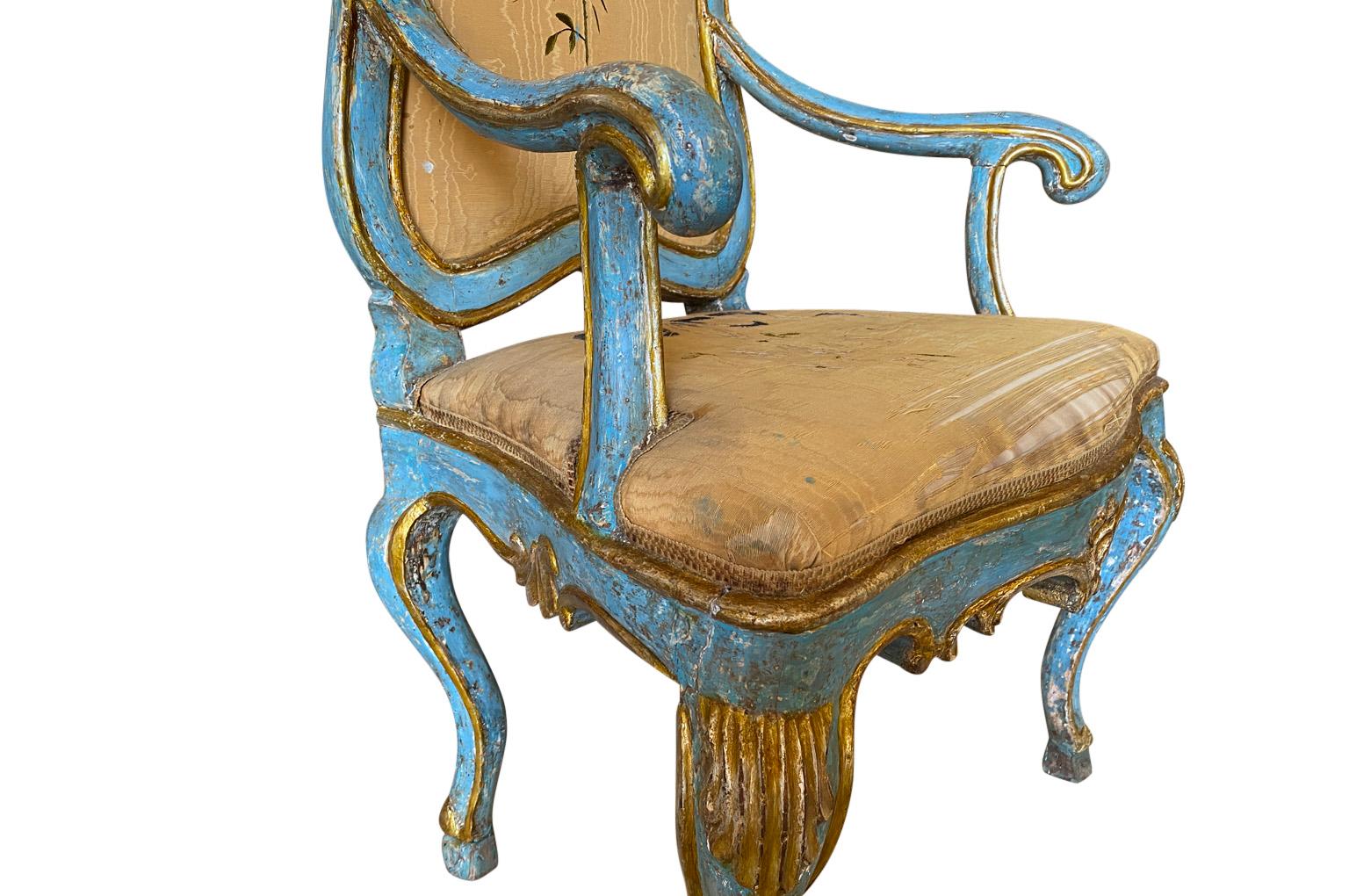 Paire de fauteuils de style Régence italienne du 18ème siècle, fauteuils en vente 3