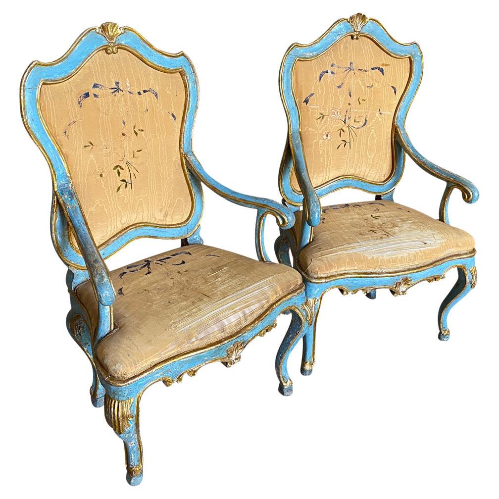 Paire de fauteuils de style Régence italienne du 18ème siècle, fauteuils