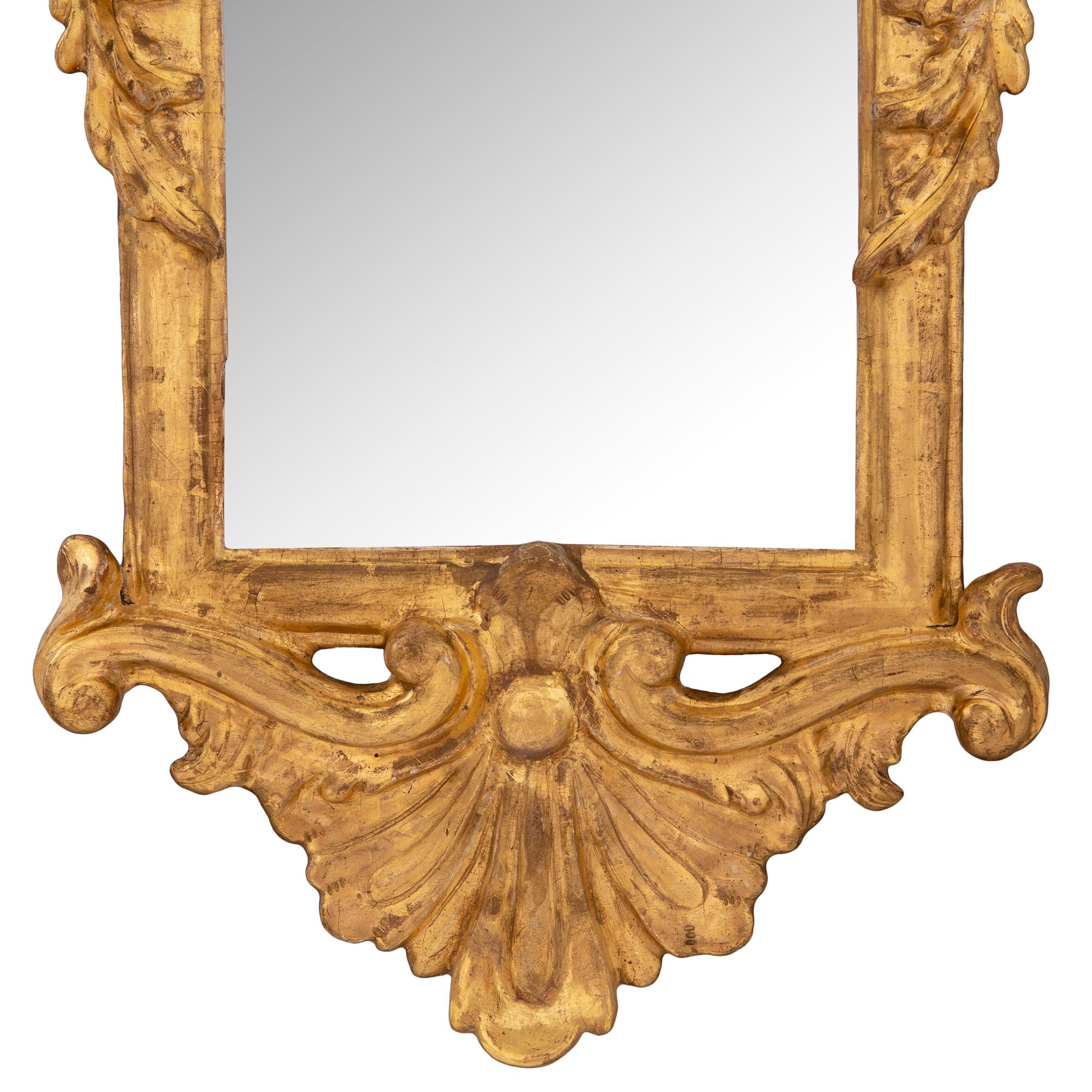 Pair of Italian 18th Century Rococo Style Giltwood Mirrors For Sale 1