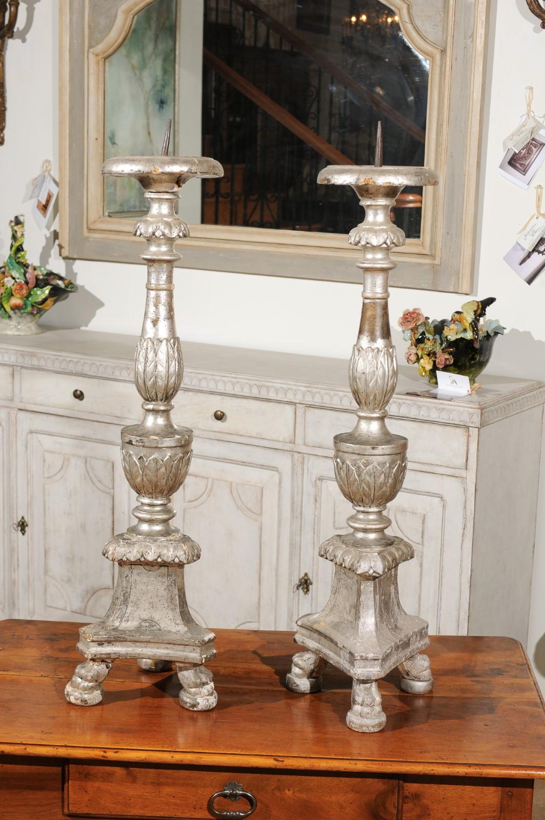 Pair of Italian 18th Century Silver Candlesticks with Gilt Star and Waterleaves For Sale 4