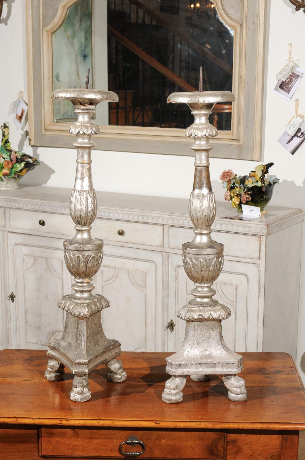 Pair of Italian 18th Century Silver Candlesticks with Gilt Star and Waterleaves For Sale 3