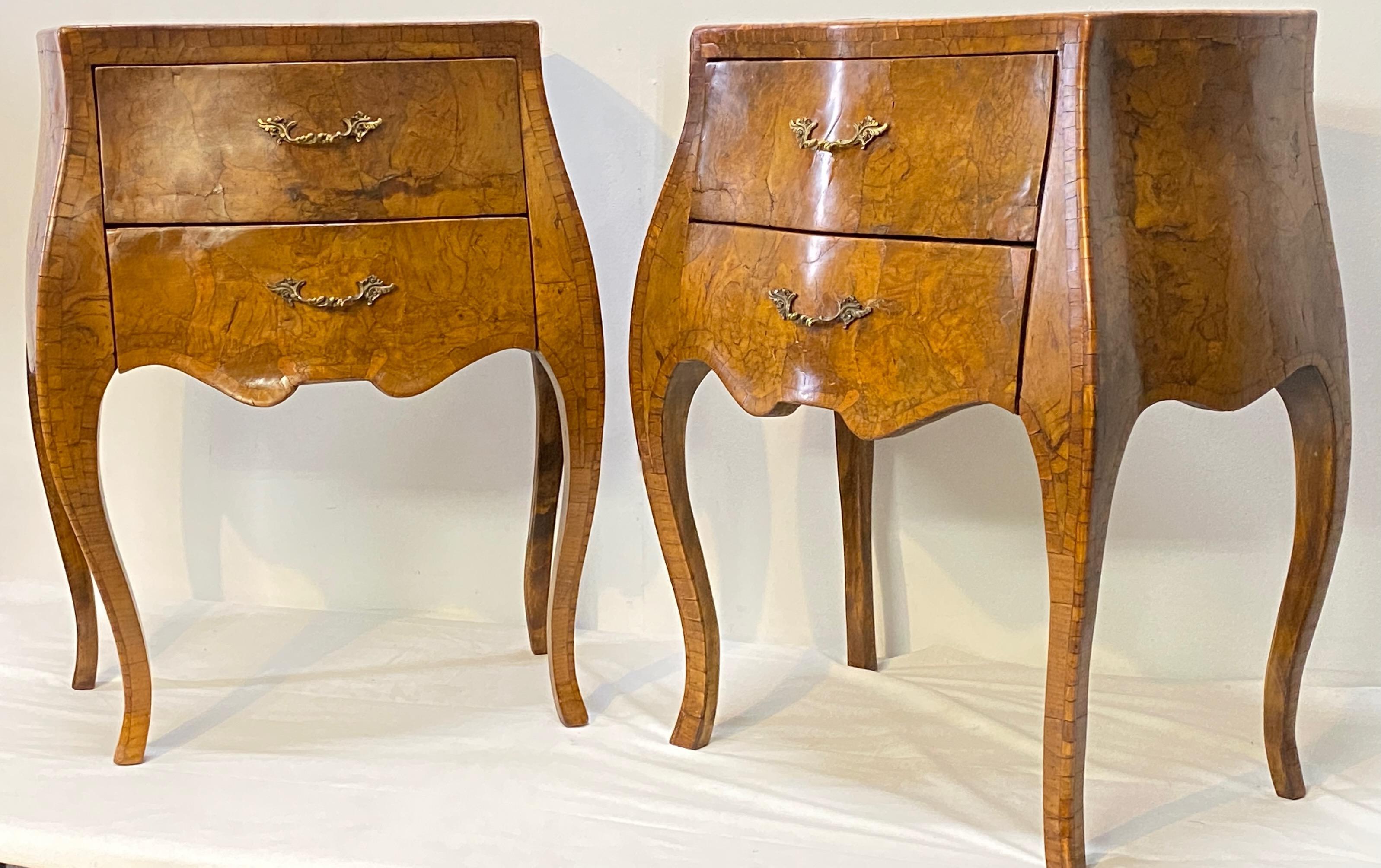 Pair of Italian 18th Century Walnut Bedside Chests Night Stand Tables  In Good Condition For Sale In San Francisco, CA