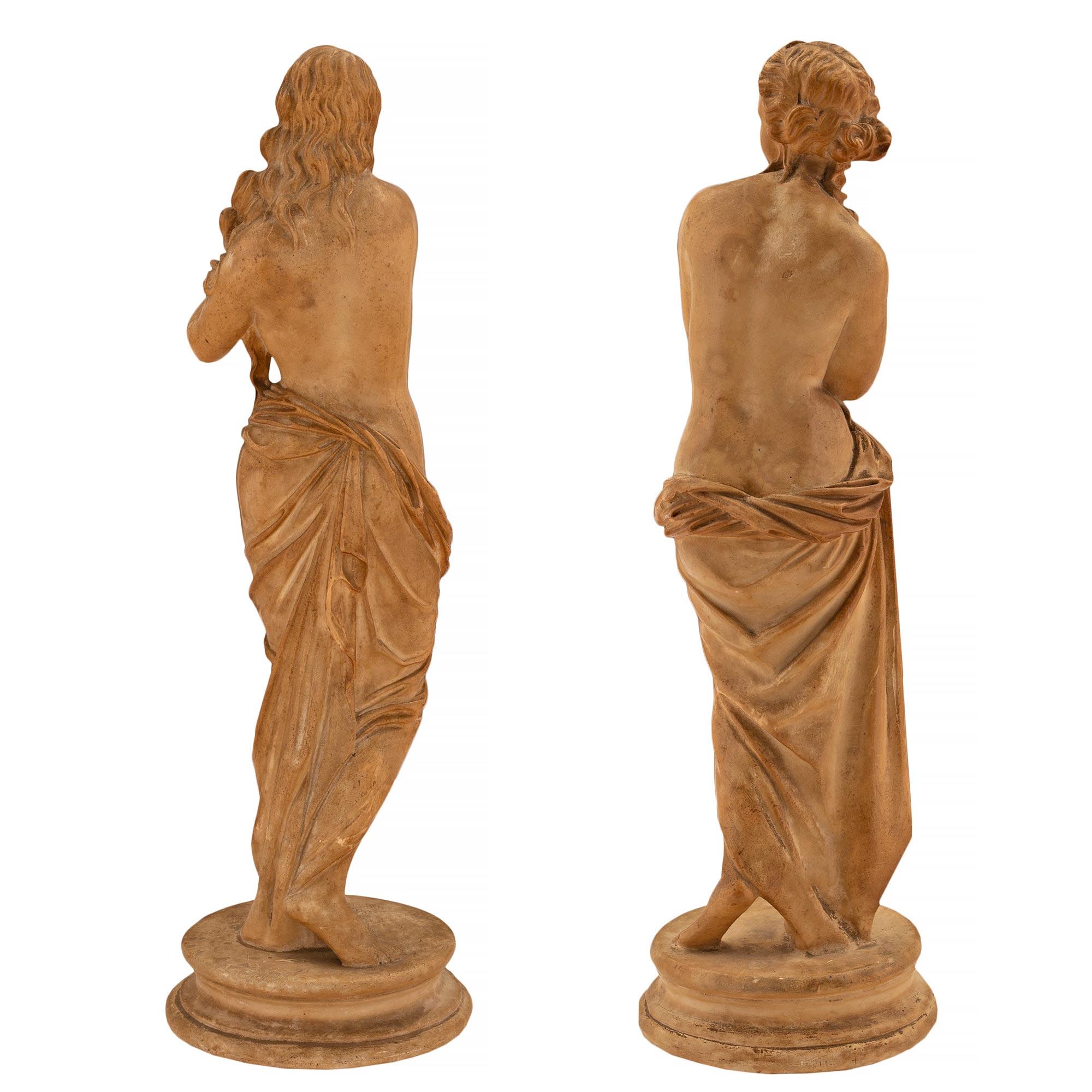 Pair of Italian 18th Century Terra Cotta Statues In Good Condition For Sale In West Palm Beach, FL