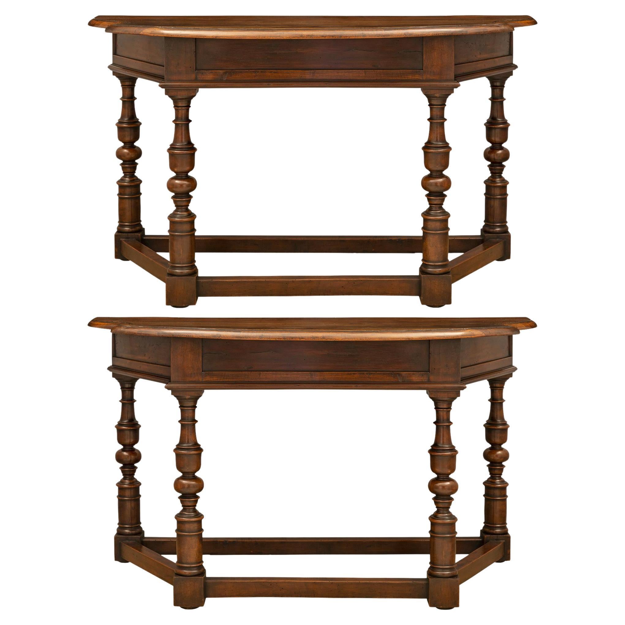 Pair of Italian 18th Century Tuscan Consoles in Walnut For Sale