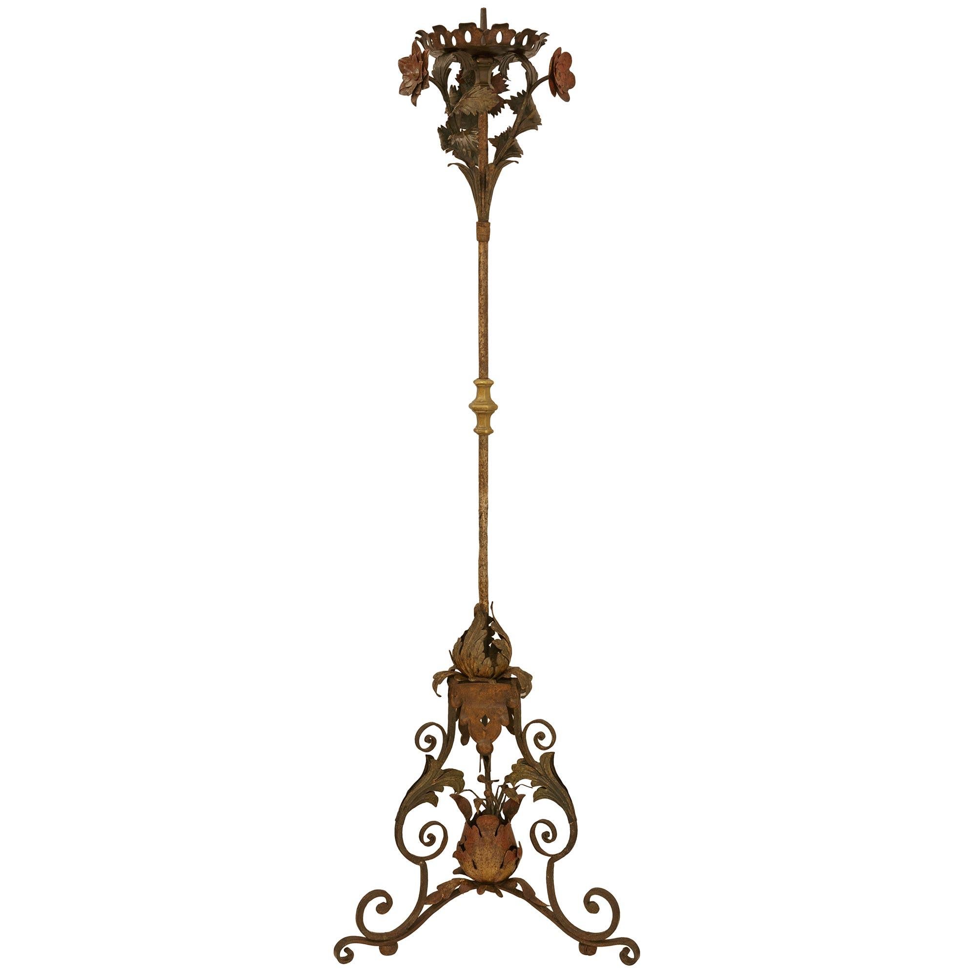 Italiano coppia di candelabri italiani del XVIII secolo in ferro battuto e ottone in vendita