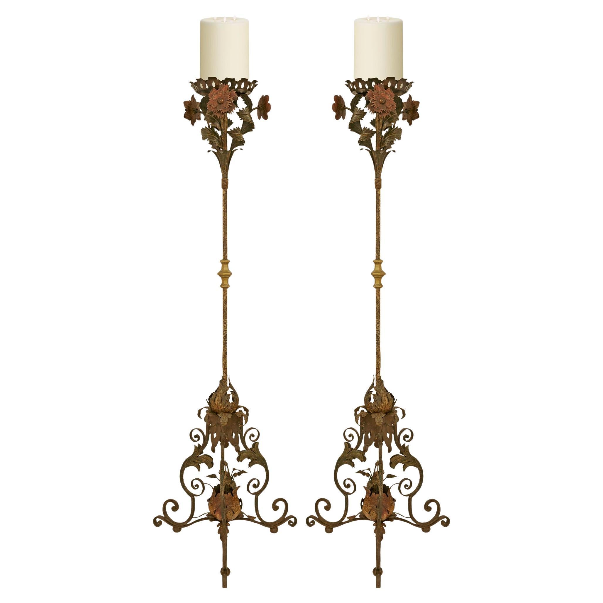 coppia di candelabri italiani del XVIII secolo in ferro battuto e ottone