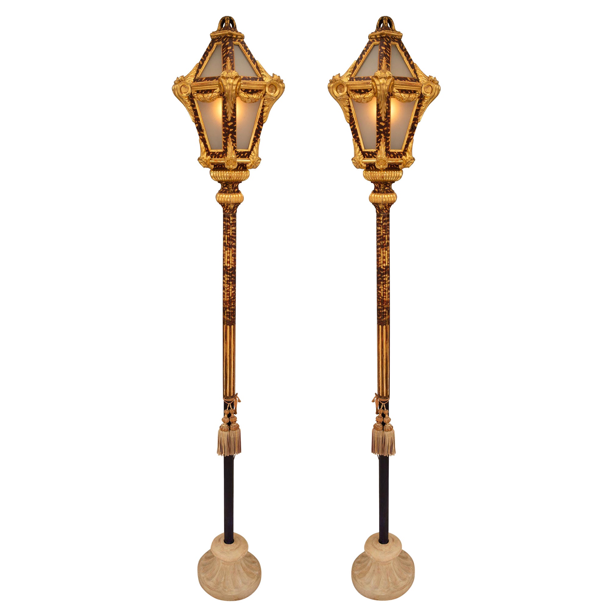 Coppia di lampade da terra veneziane italiane del XVIII secolo