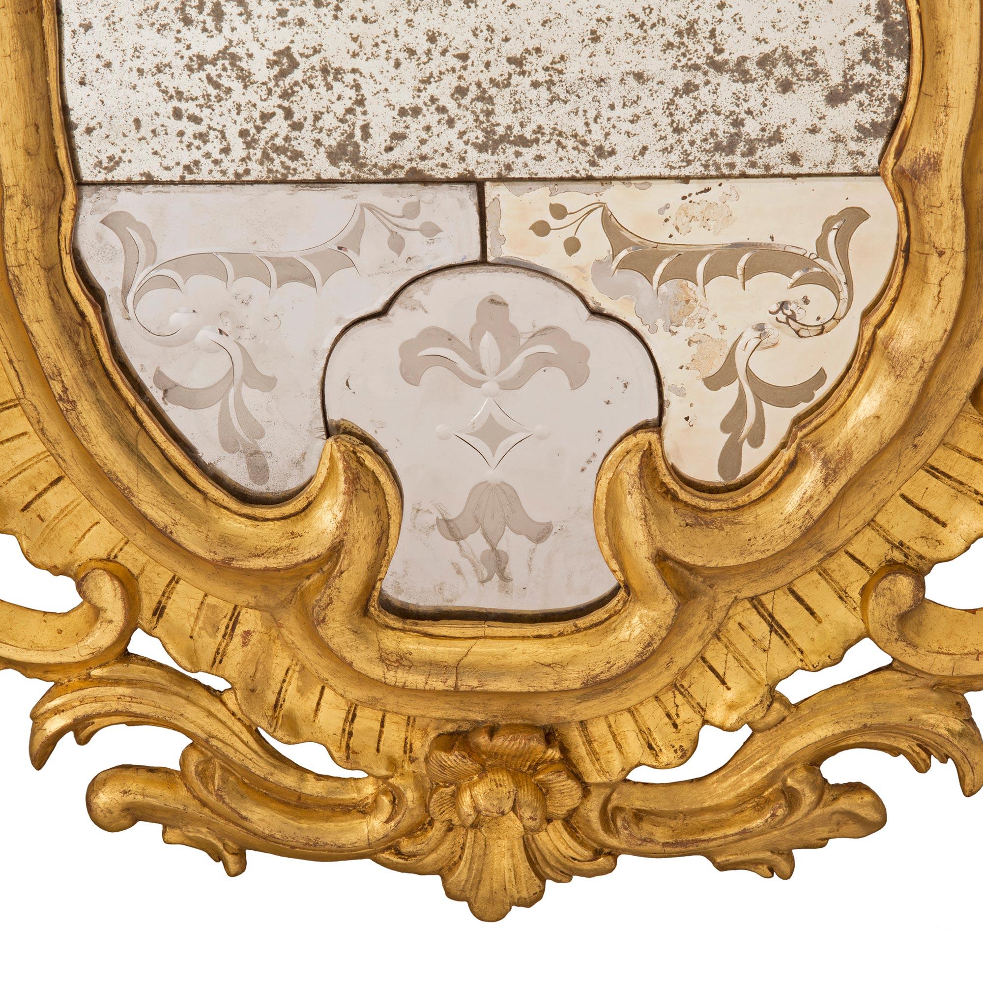 Pair of Italian 18th Century Venetian Style Giltwood Mirrors 4