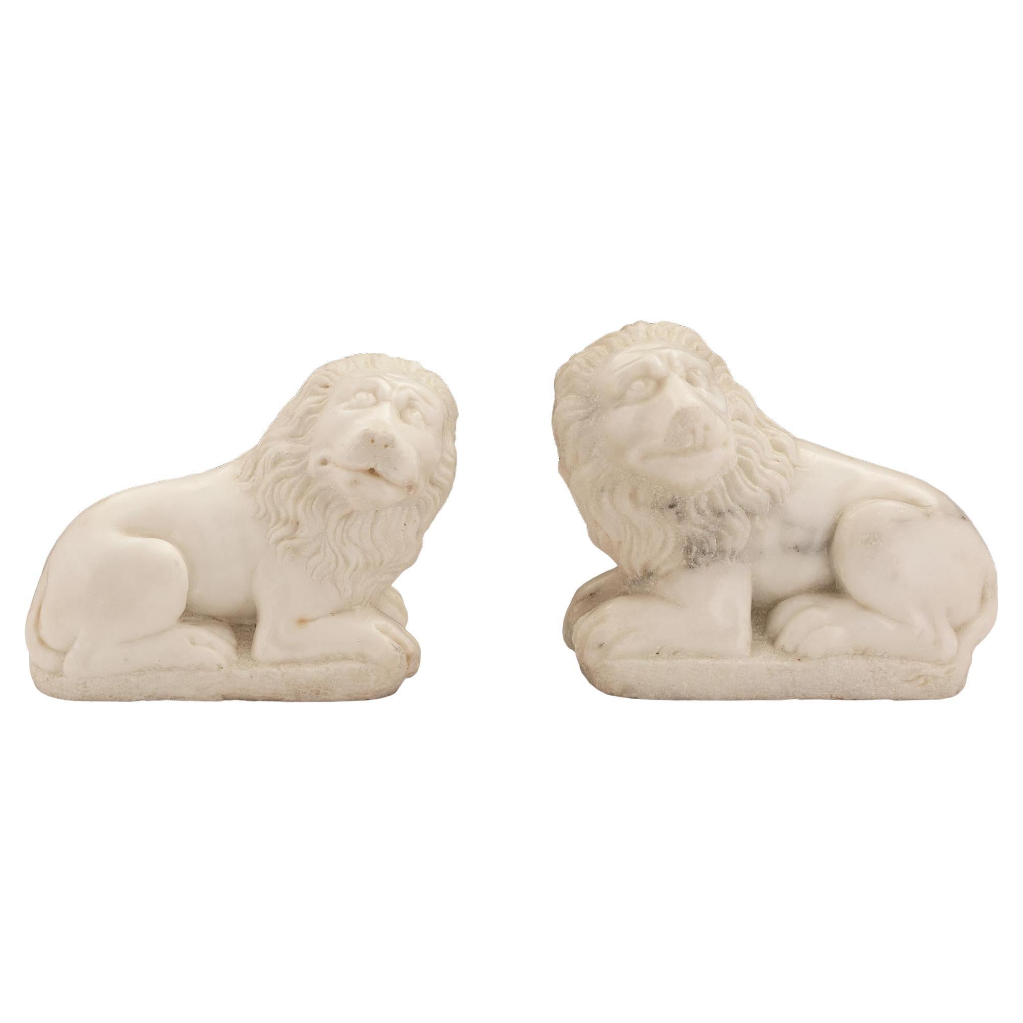 Pair of Italian 18th Century White Carrara Marble Statuettes of Lions