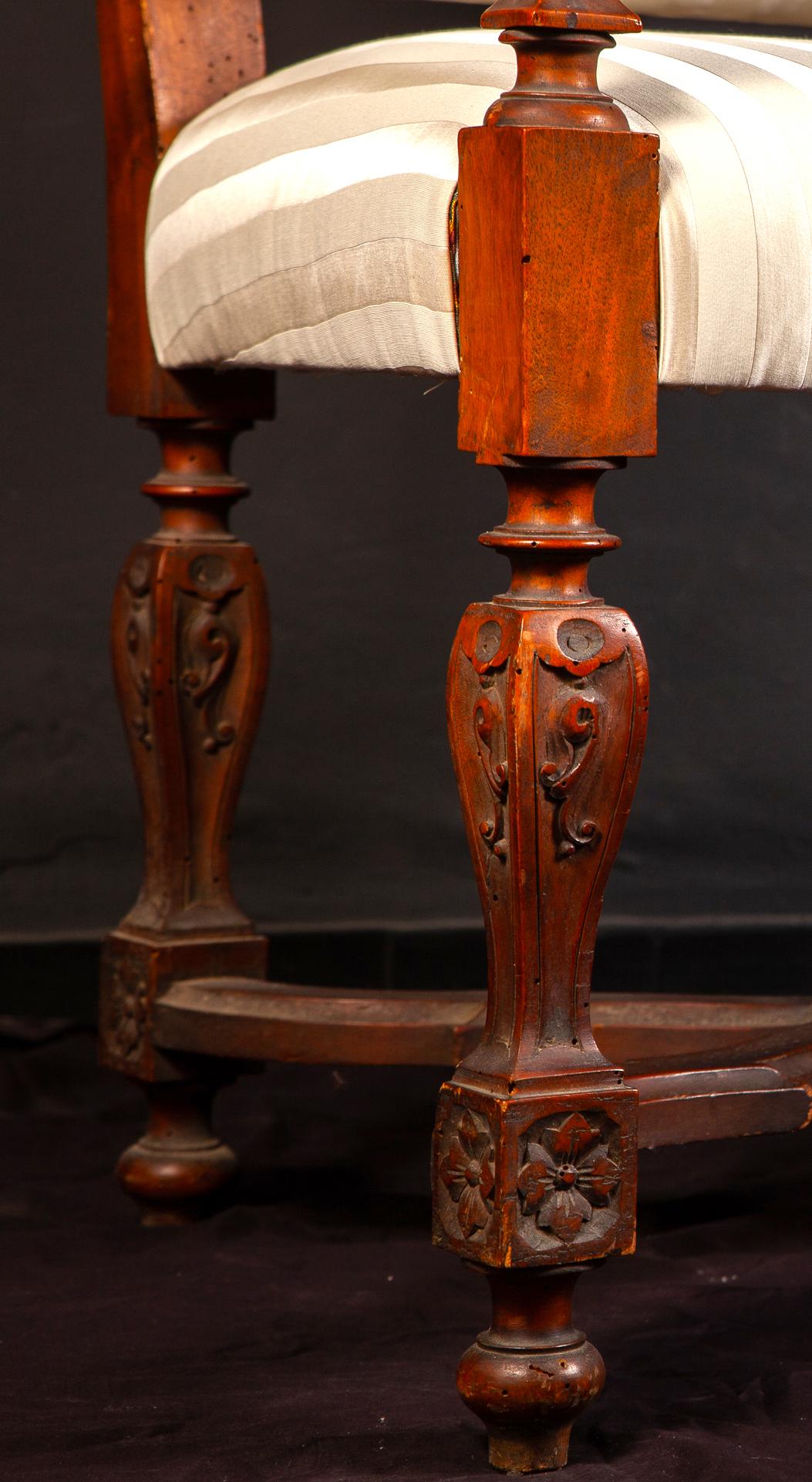 Pair of Italian 19th Century Walnut Carved Armchairs For Sale 2