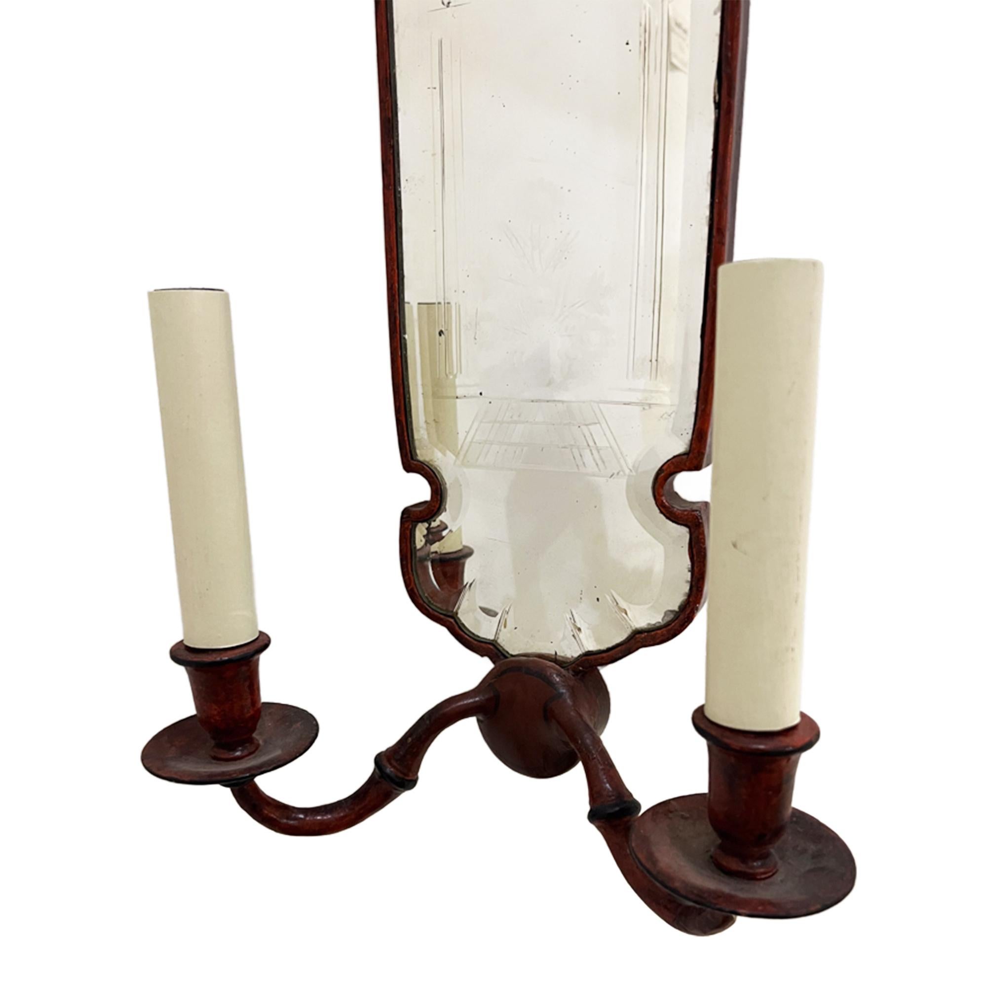 Hand-Crafted Pair of Italian 1920s Wall Sconces For Sale