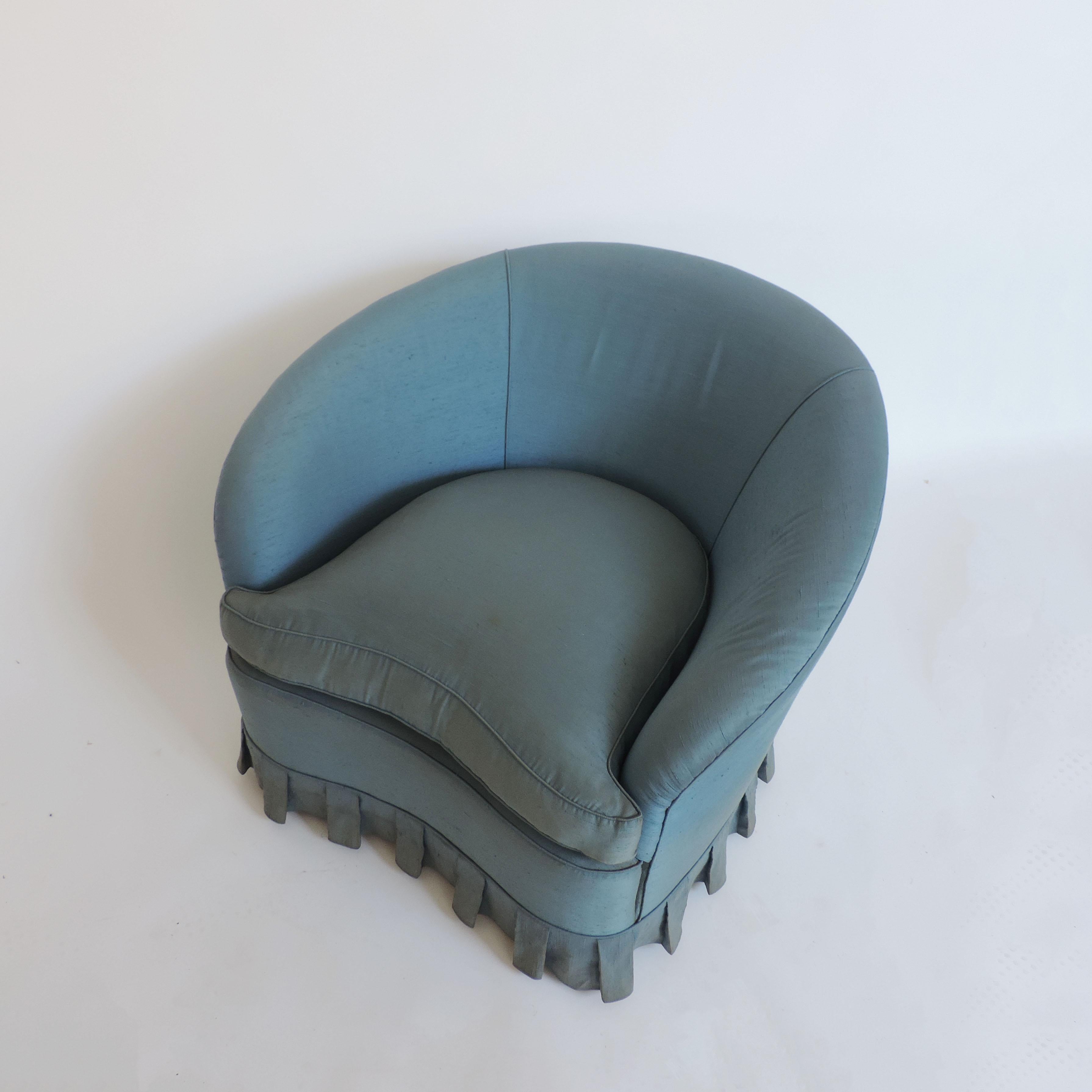 Paar italienische Sessel aus den 1940er Jahren mit blauem Original-Stoff (Italienisch) im Angebot