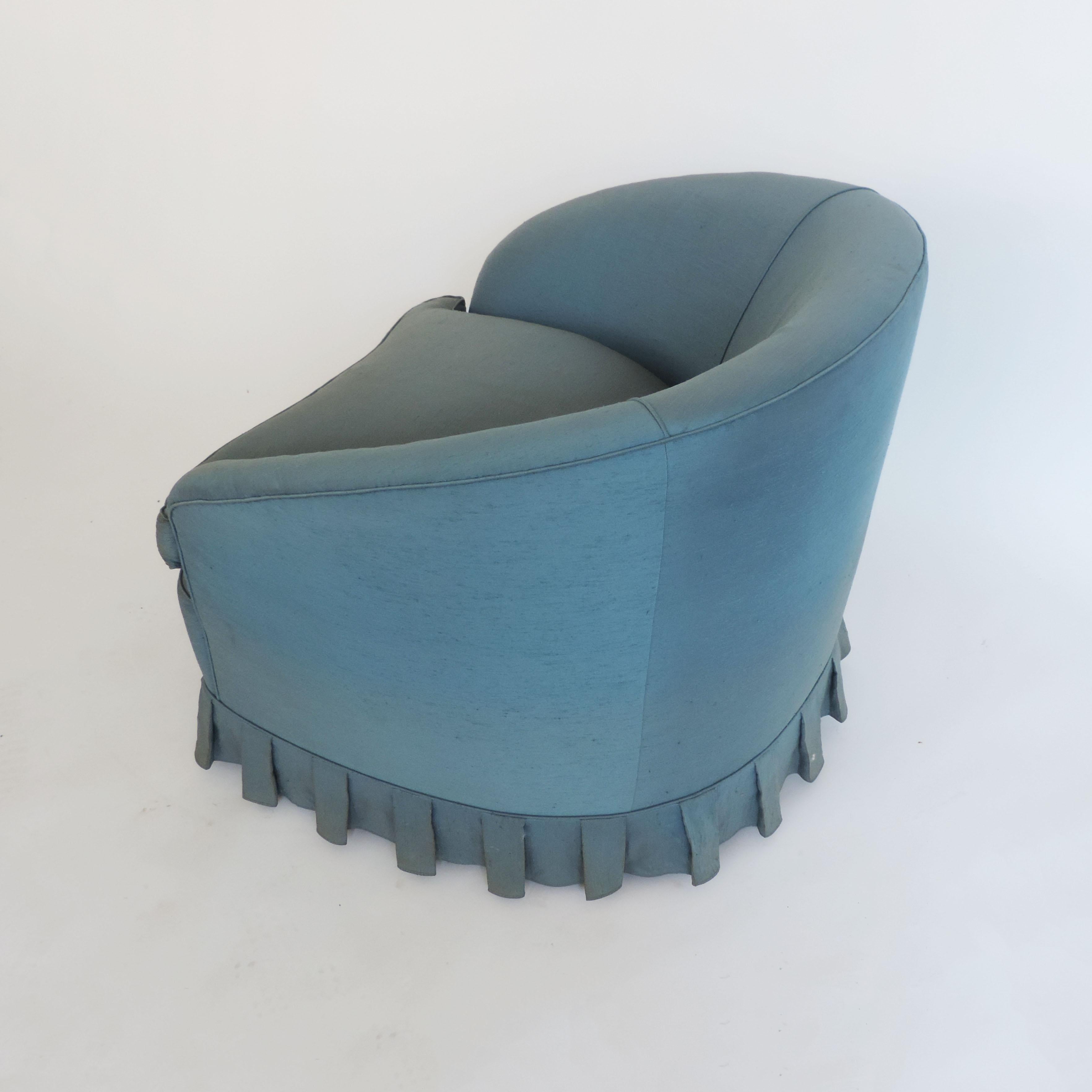 Paar italienische Sessel aus den 1940er Jahren mit blauem Original-Stoff (Polster) im Angebot