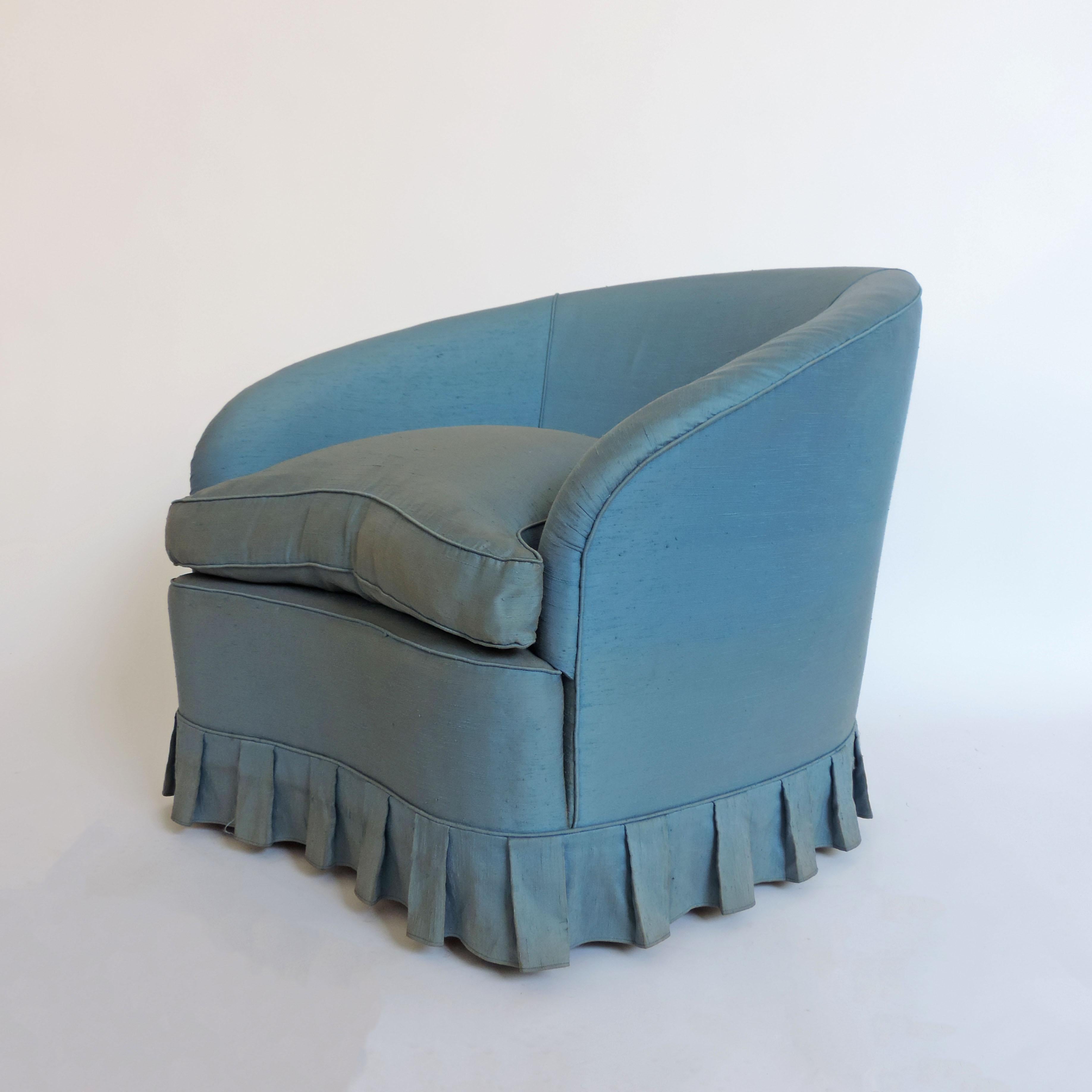 Pair of Italian 1940s Armchairs in Their Original Blue Fabric For Sale 3