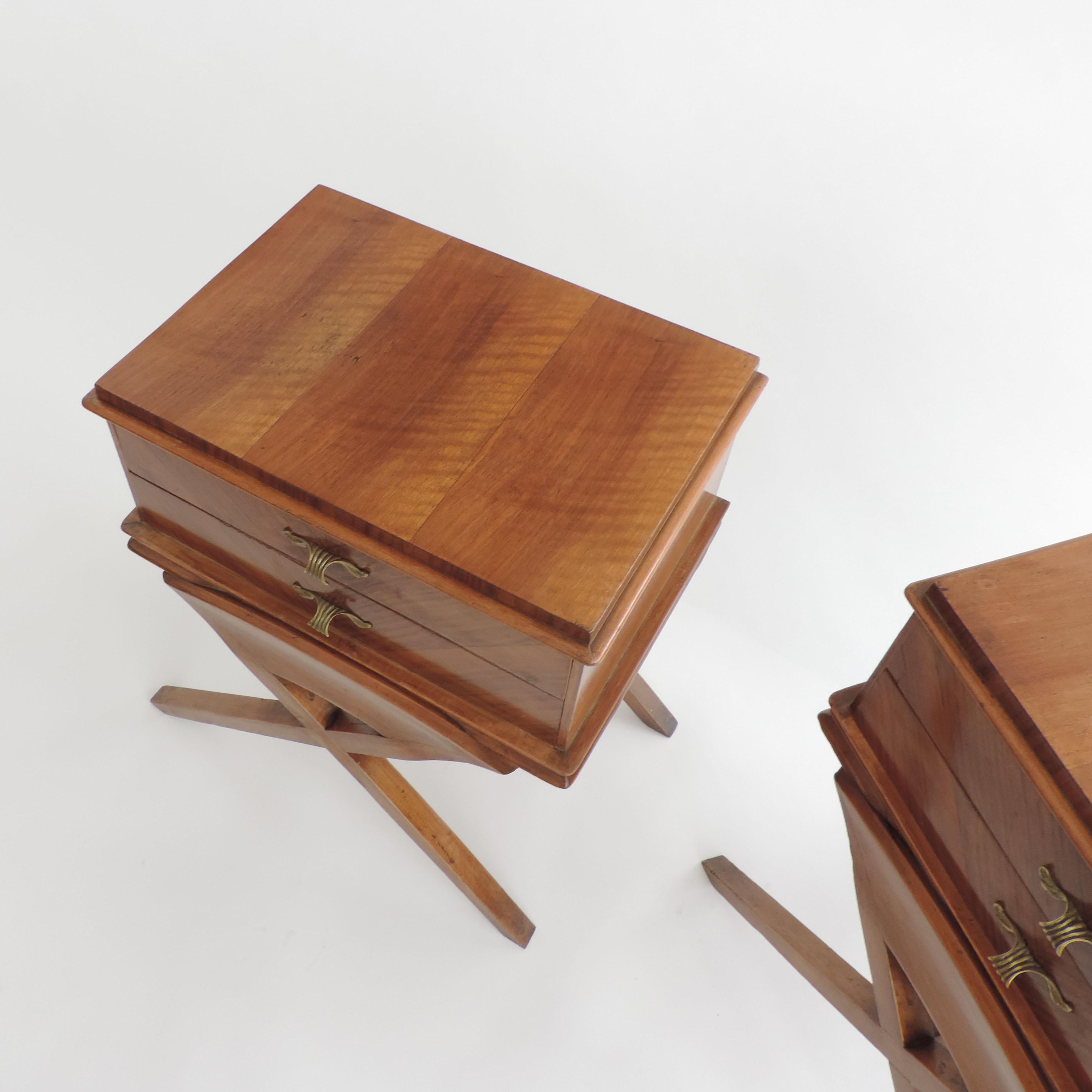 Pair of Italian 1940s Wood Bed Side Tables with Two Drawers In Good Condition In Milan, IT