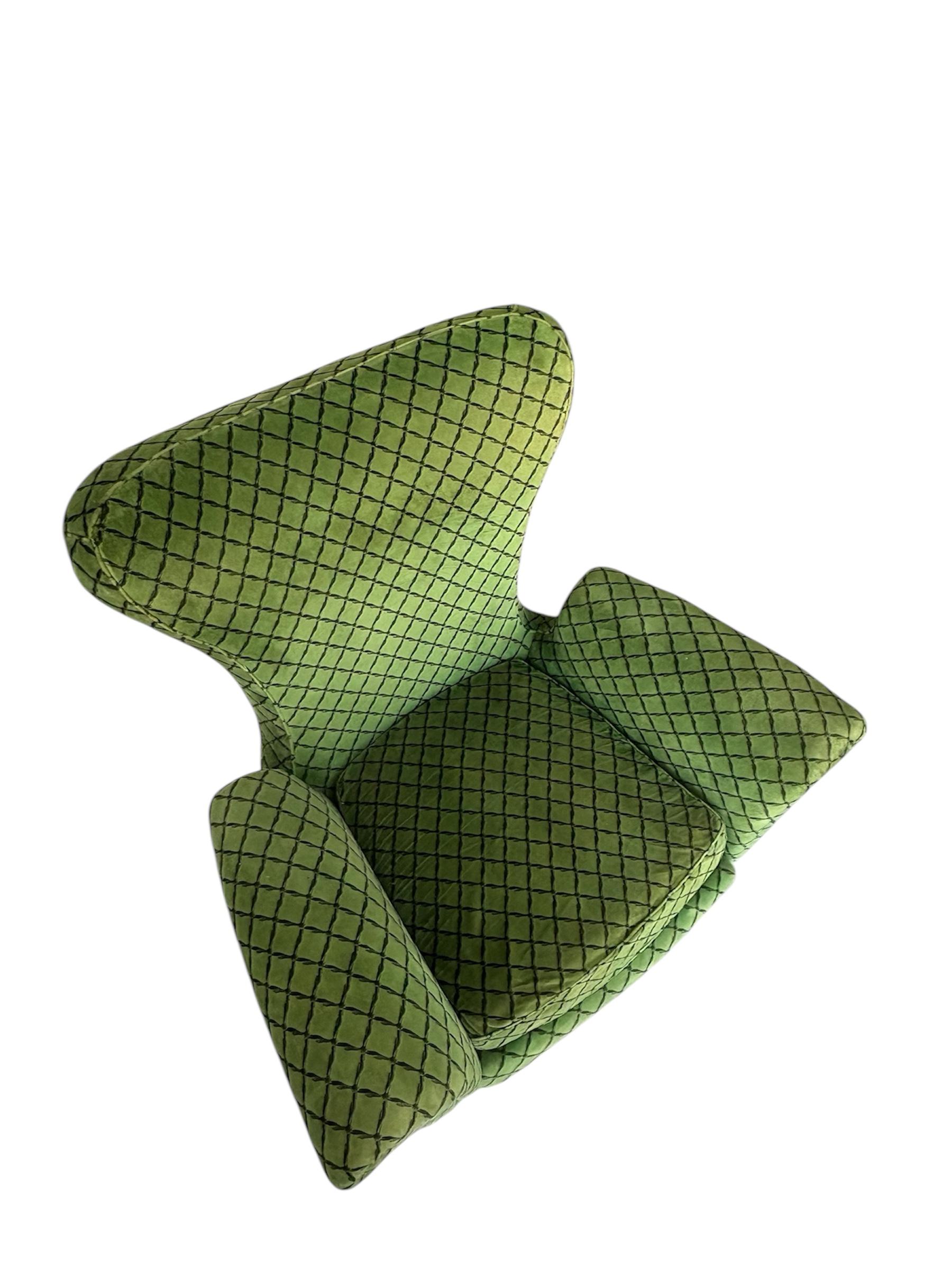 Mid-Century Modern Pair of Italian 1950s armchairs in green velvet