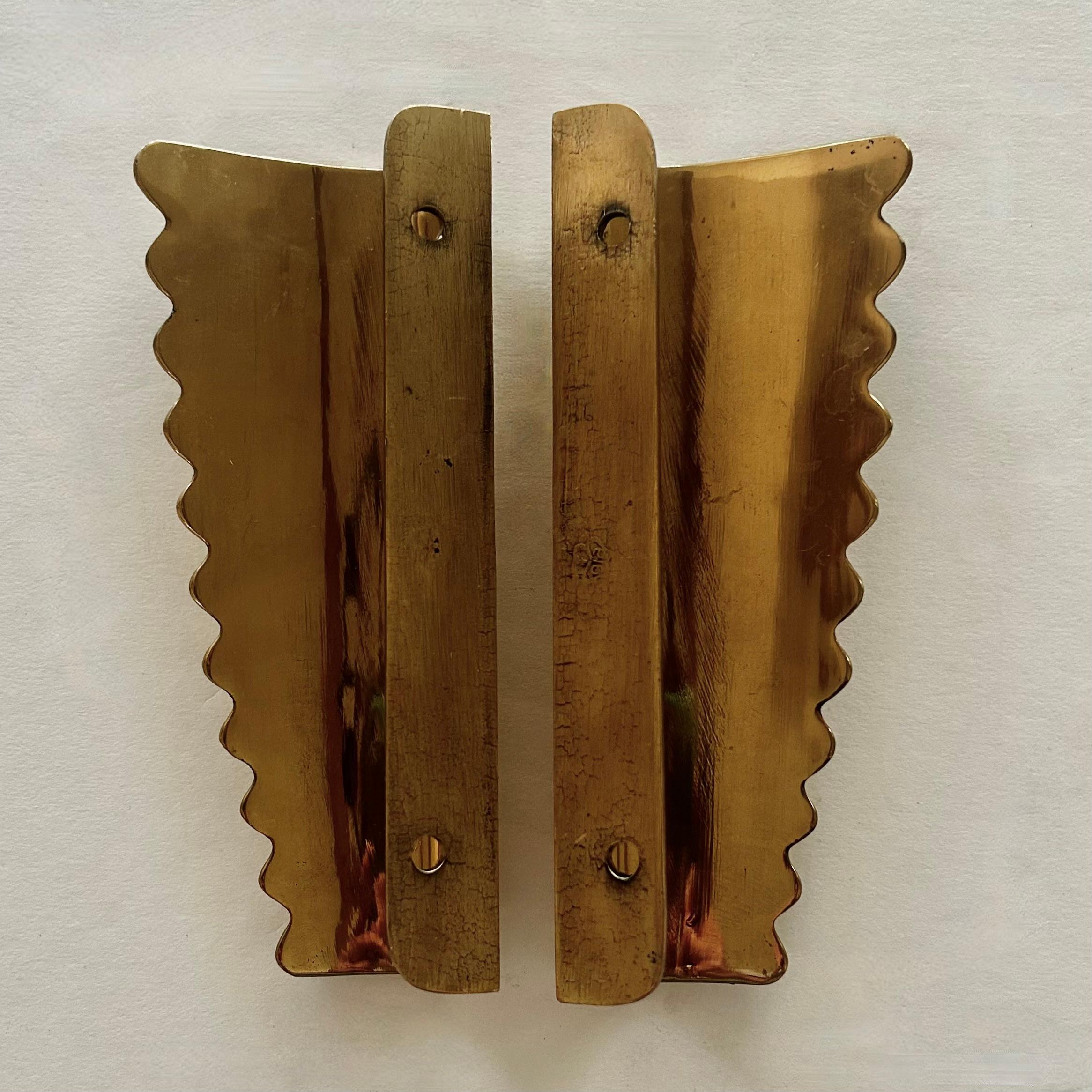 Milieu du XXe siècle Paire de poignées de porte italiennes en laiton doré des années 1950 en vente