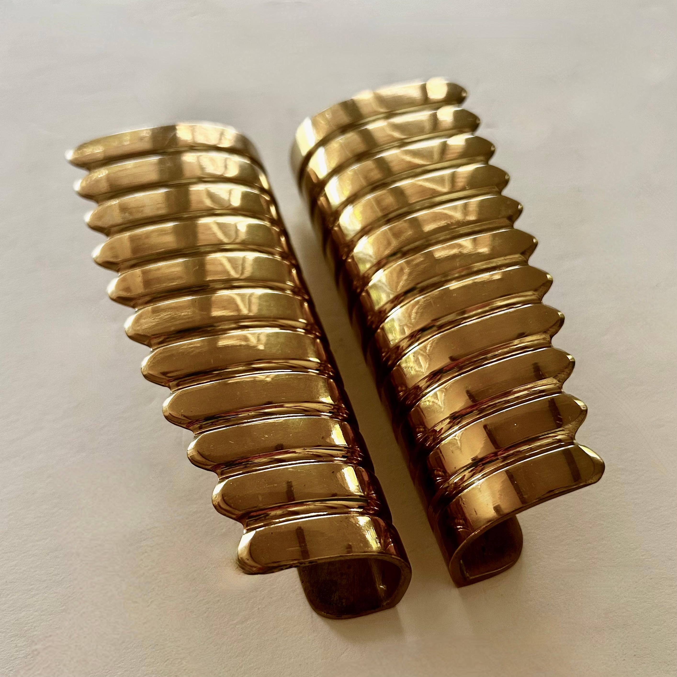 Paire de poignées de porte italiennes en laiton doré des années 1950 en vente 1