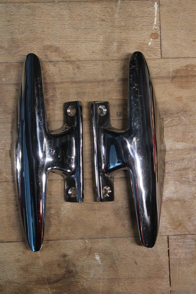 Mid-Century Modern Pair of Italian 1950s Handles in Chromed Brass Airplane Tail Silver For Sale