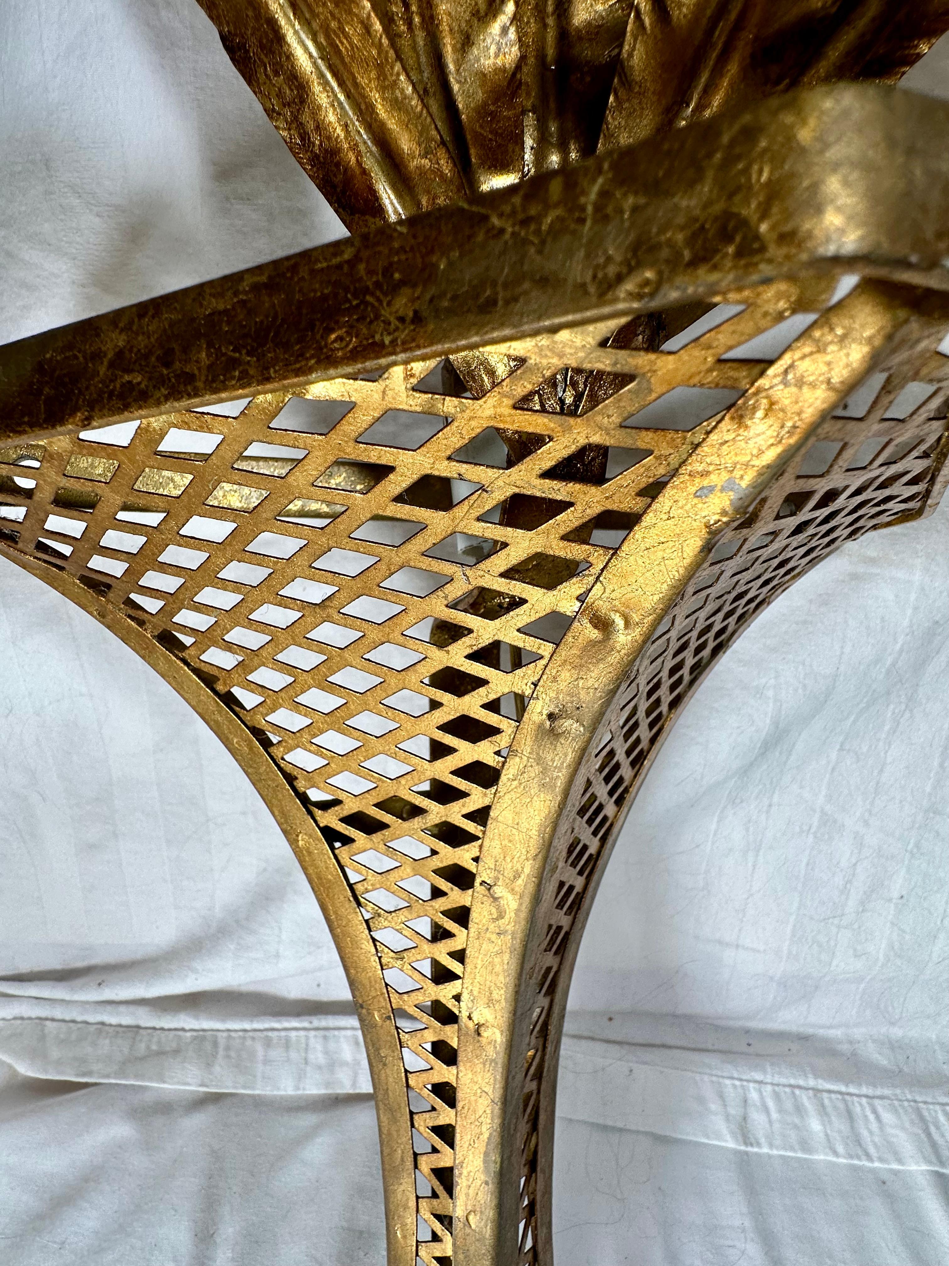 Pair of Italian 1950s Hollywood Regency Gilt Tole Palm Motif Wall Sconces For Sale 8