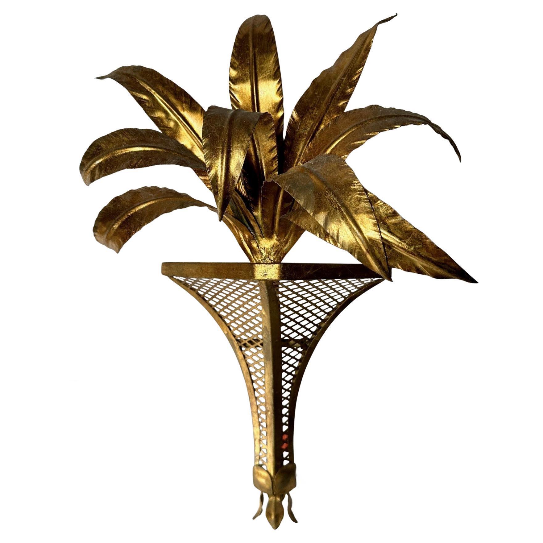 Pair of Italian 1950s Hollywood Regency Gilt Tole Palm Motif Wall Sconces In Good Condition For Sale In Vero Beach, FL