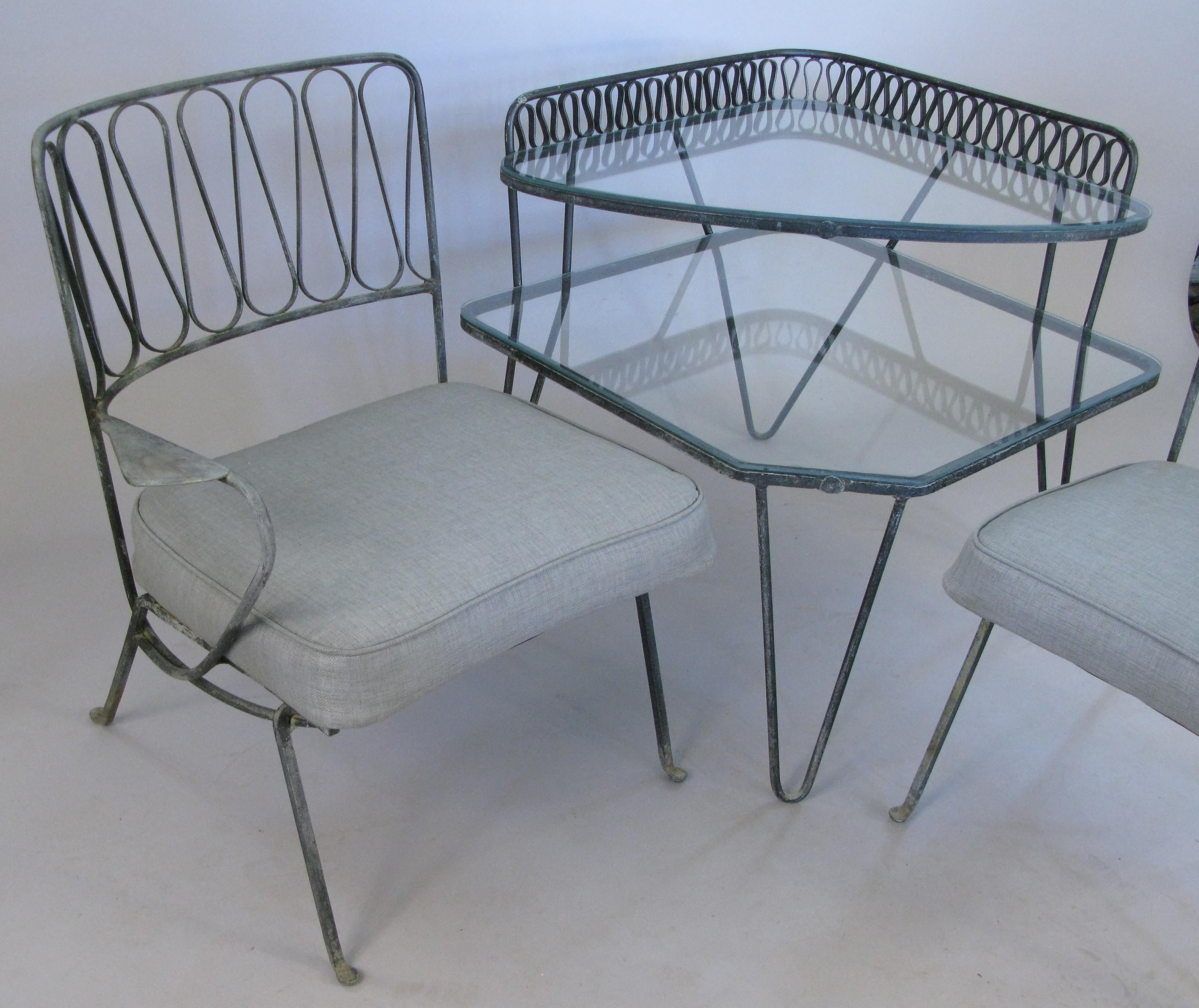 Mid-20th Century Pair of Italian 1950s Lounge Chairs and Table by Salterini
