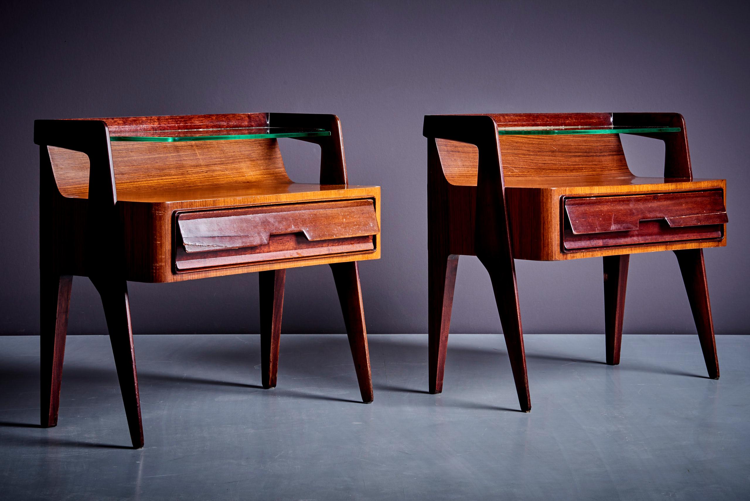 Pair of Italian 1950s Night Stands or Bed Side Tables in Teak Plywood, Mahogany For Sale 3