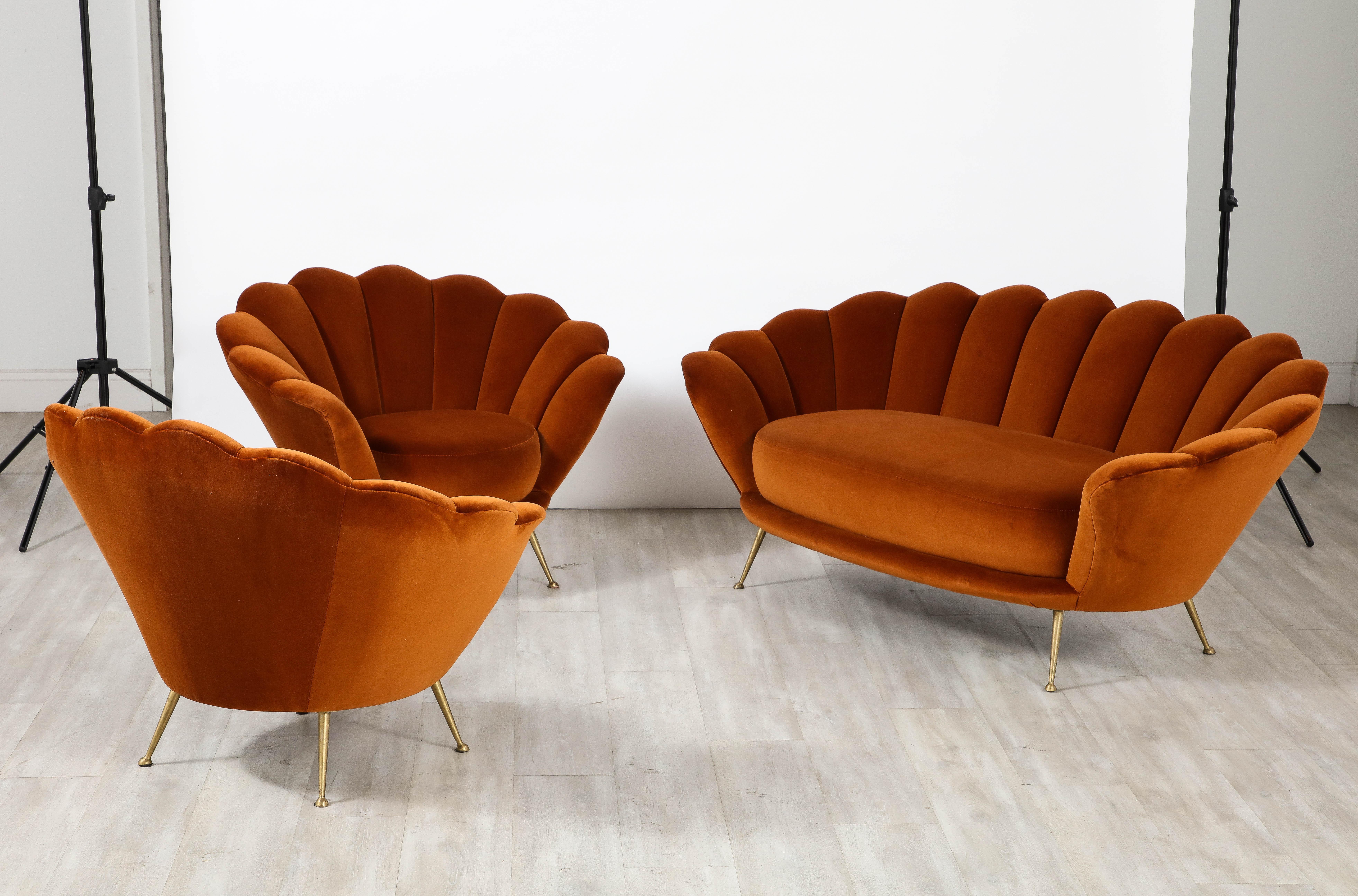 Pair of Italian 1950's Scalloped Shaped Velvet Lounge Chairs In Good Condition For Sale In New York, NY