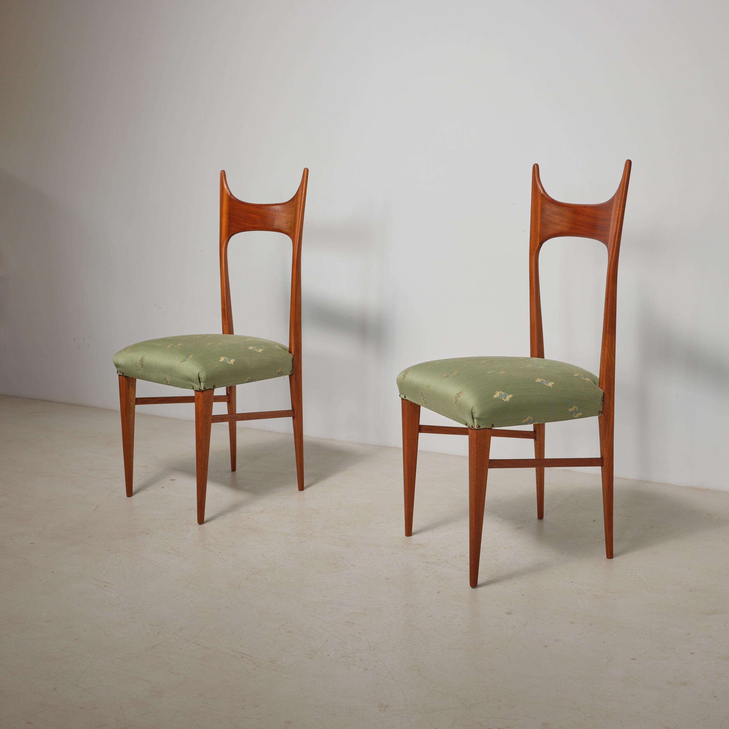 Pareja de sillas auxiliares italianas de los años 50 de madera exótica - Acabado de goma laca restaurado Moderno de mediados de siglo en venta