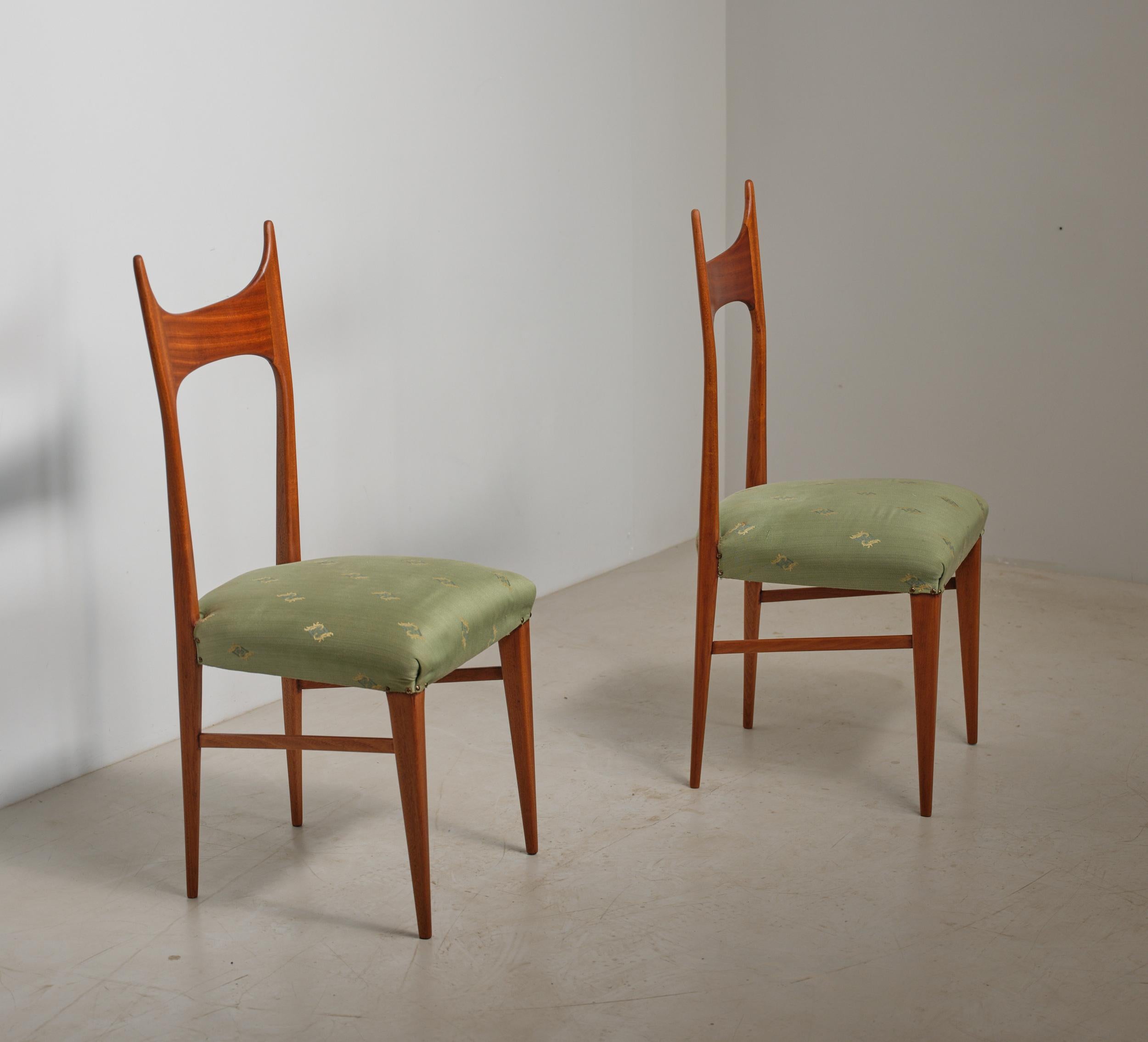 Pareja de sillas auxiliares italianas de los años 50 de madera exótica - Acabado de goma laca restaurado mediados del siglo XX en venta
