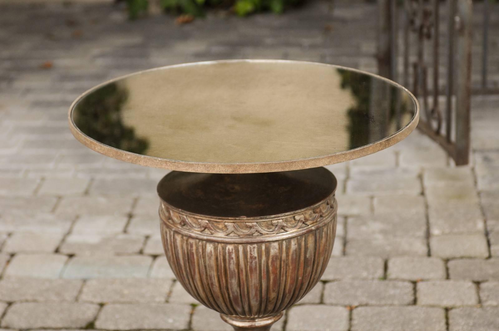 Pair of Italian 1950s Urn Mirrored Top Side Tables with Burnished Silver Finish For Sale 3