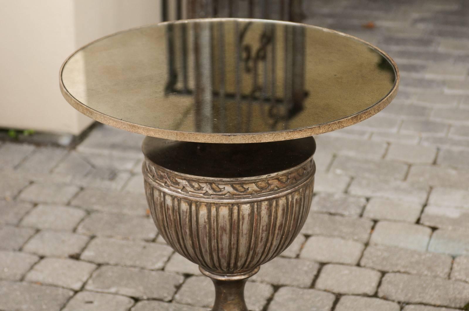 Pair of Italian 1950s Urn Mirrored Top Side Tables with Burnished Silver Finish For Sale 4