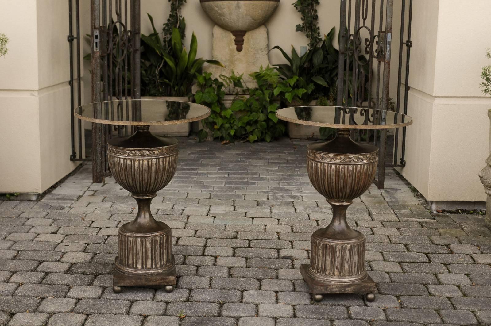 20th Century Pair of Italian 1950s Urn Mirrored Top Side Tables with Burnished Silver Finish For Sale