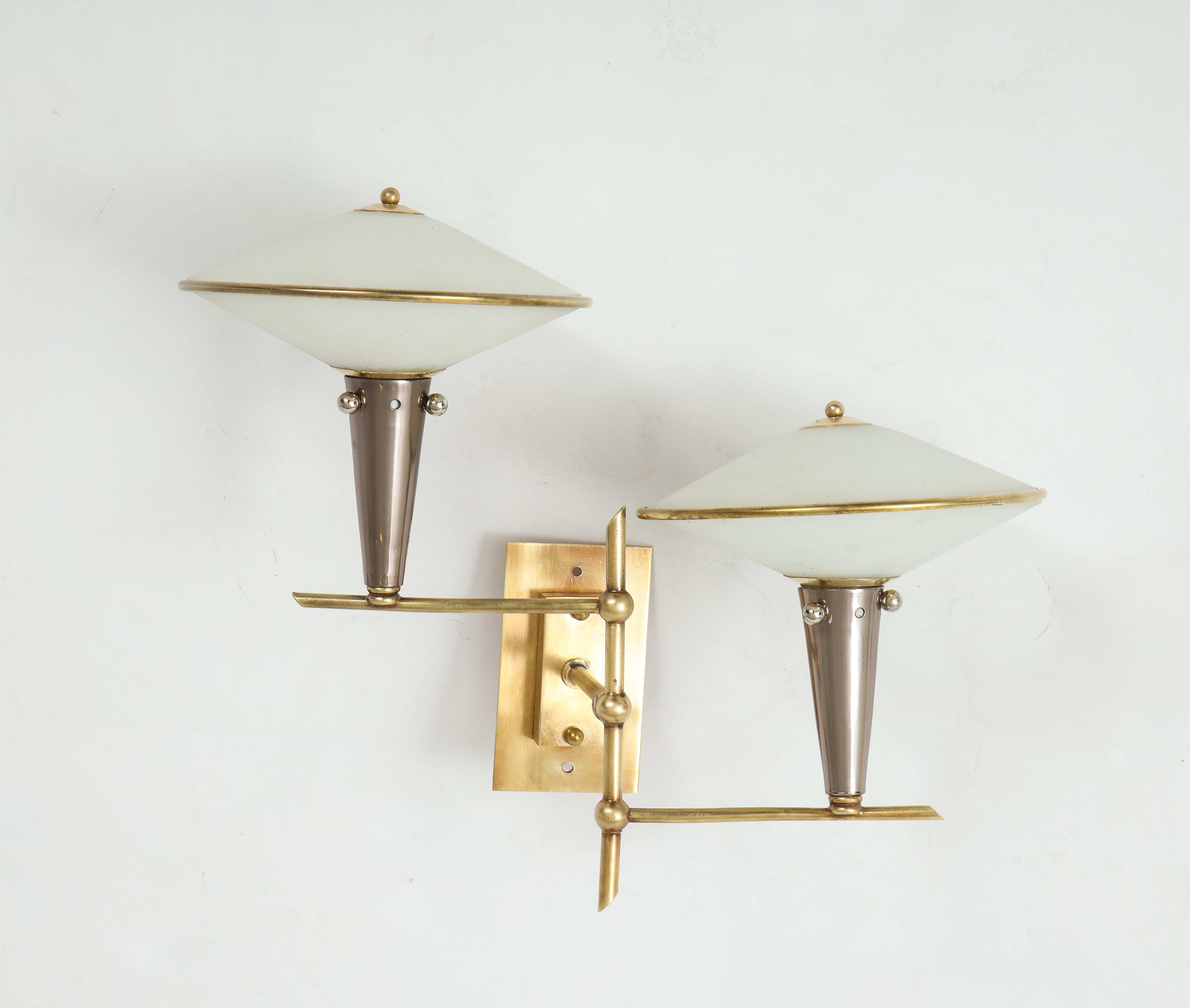 Pair of Italian 1950s Wall Sconces with Glass Shades In Good Condition For Sale In New York, NY