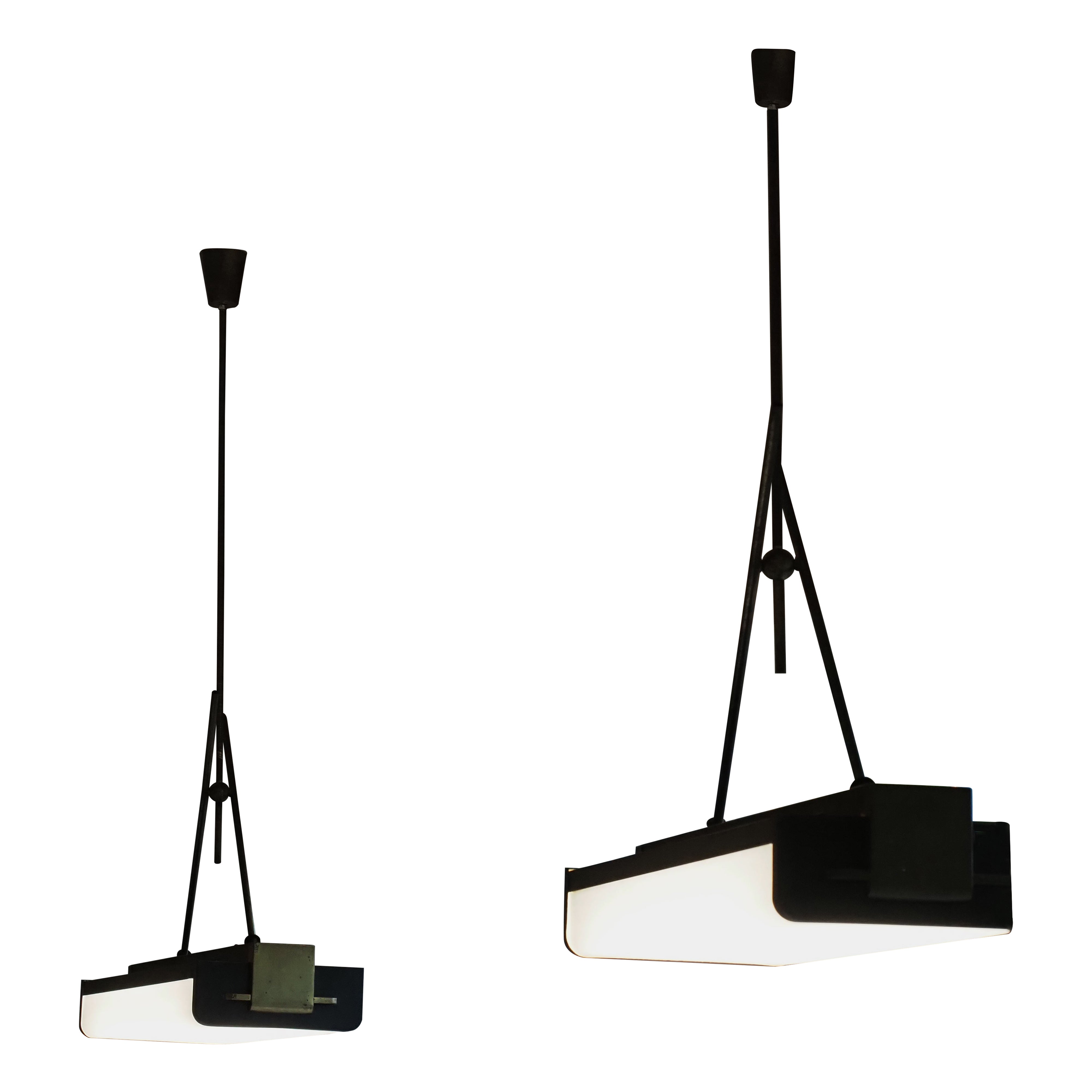 Coppia di lampade a sospensione italiane degli anni 
60 in vendita