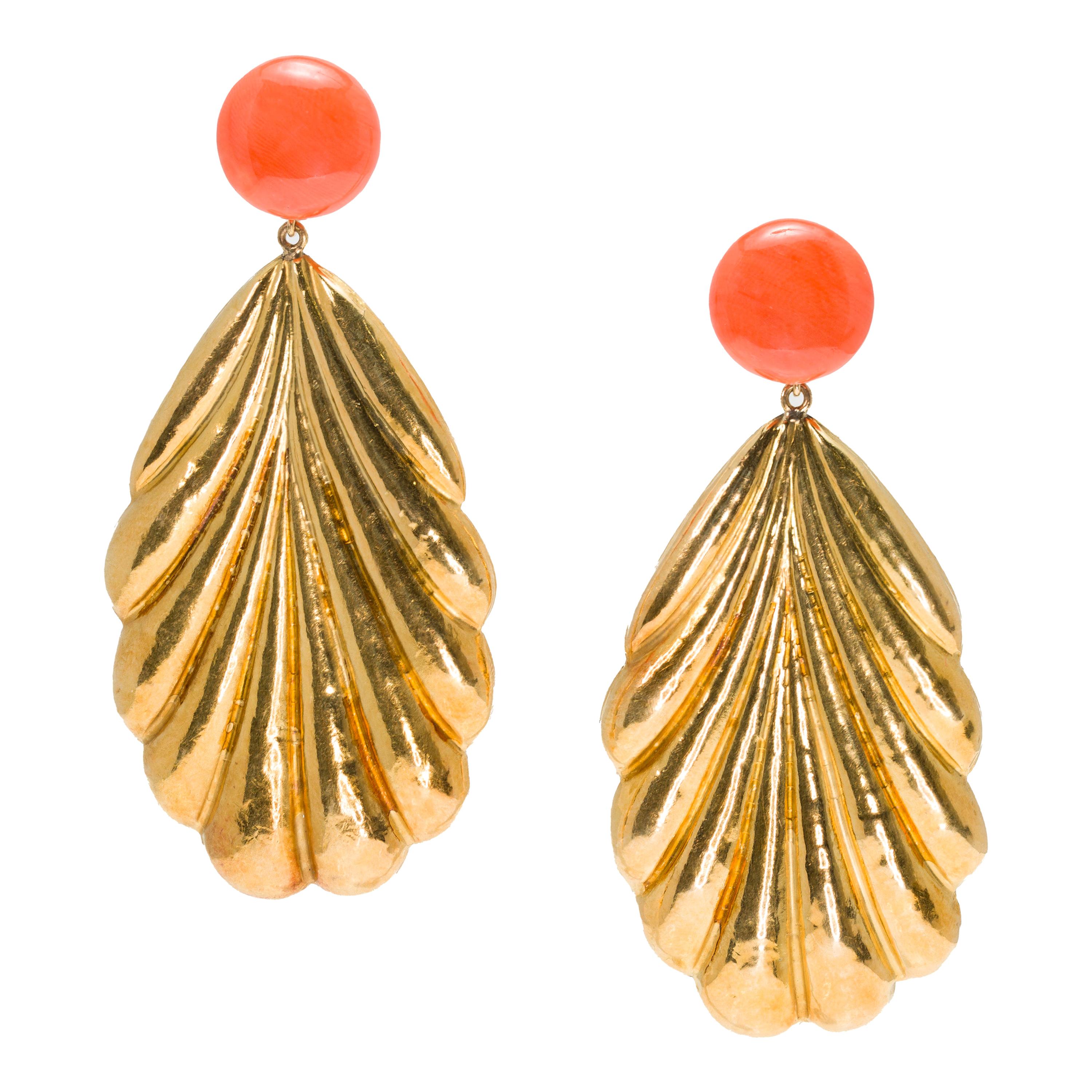 Pair of Italian 1960s Salmon Coral Dangling Leaf Earrings in 18 Karat Gold