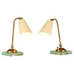 Pair of Italian 1960s table lamps with square glass base in the style of Fontana