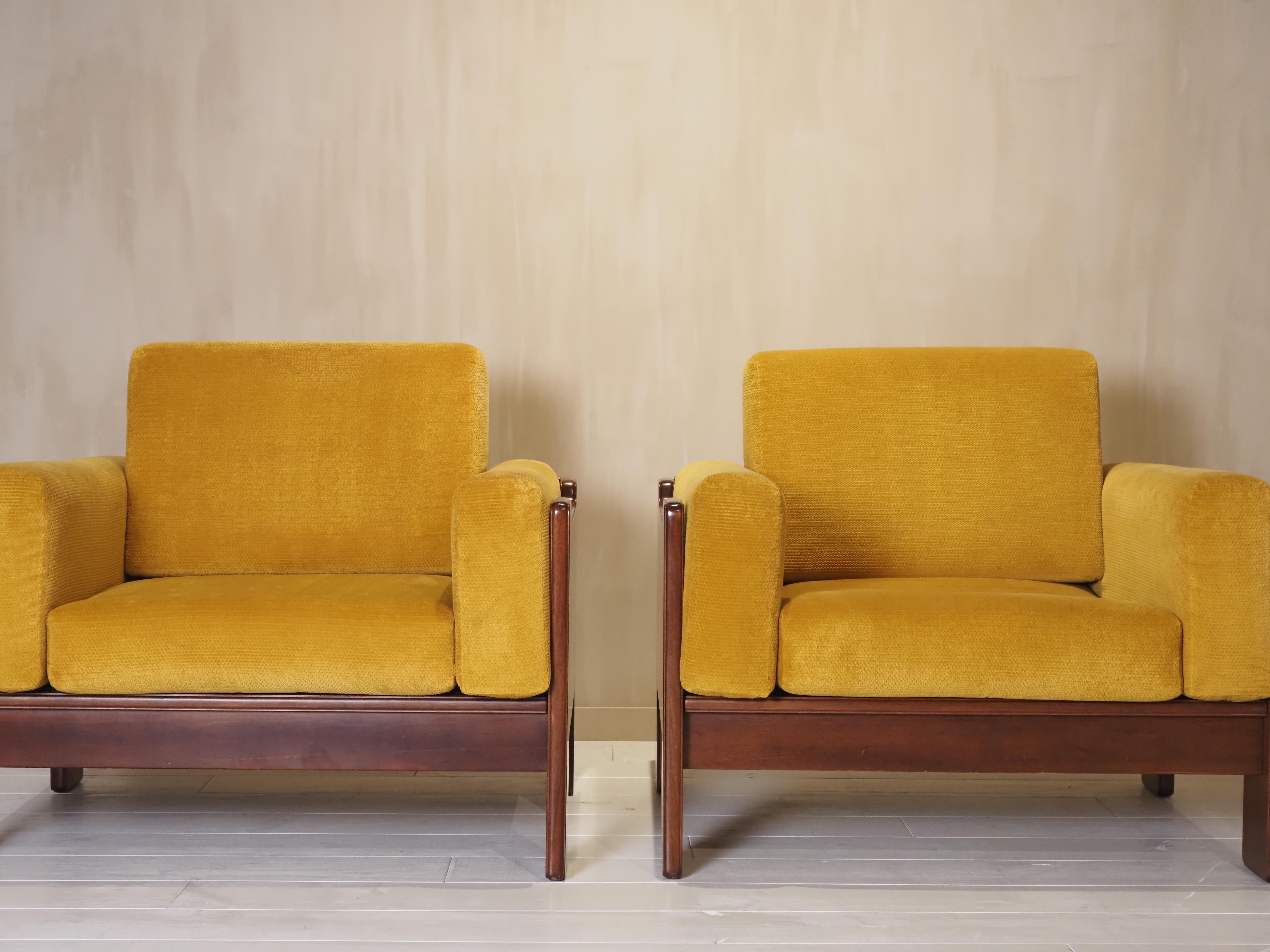 Pair of Italian 1970s armchairs In Good Condition For Sale In Diest, BE