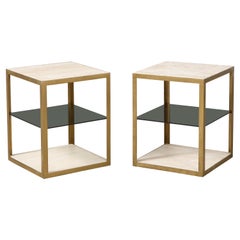 Paar italienische Beistelltische aus Travertin und Rauchglas aus den 1970er Jahren