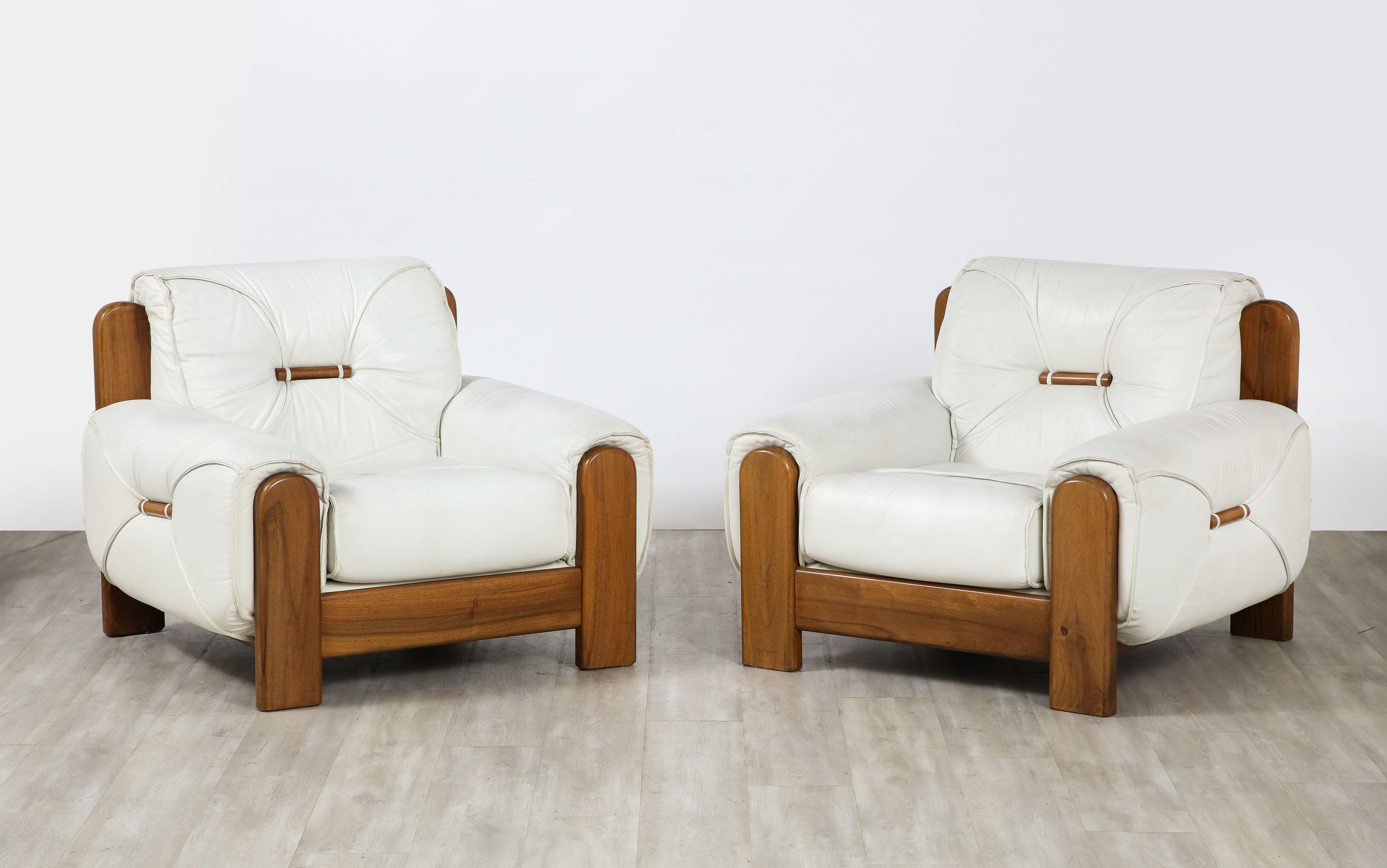 Pair of Italian 1970's Walnut and White Leather Lounge Chairs For Sale 9