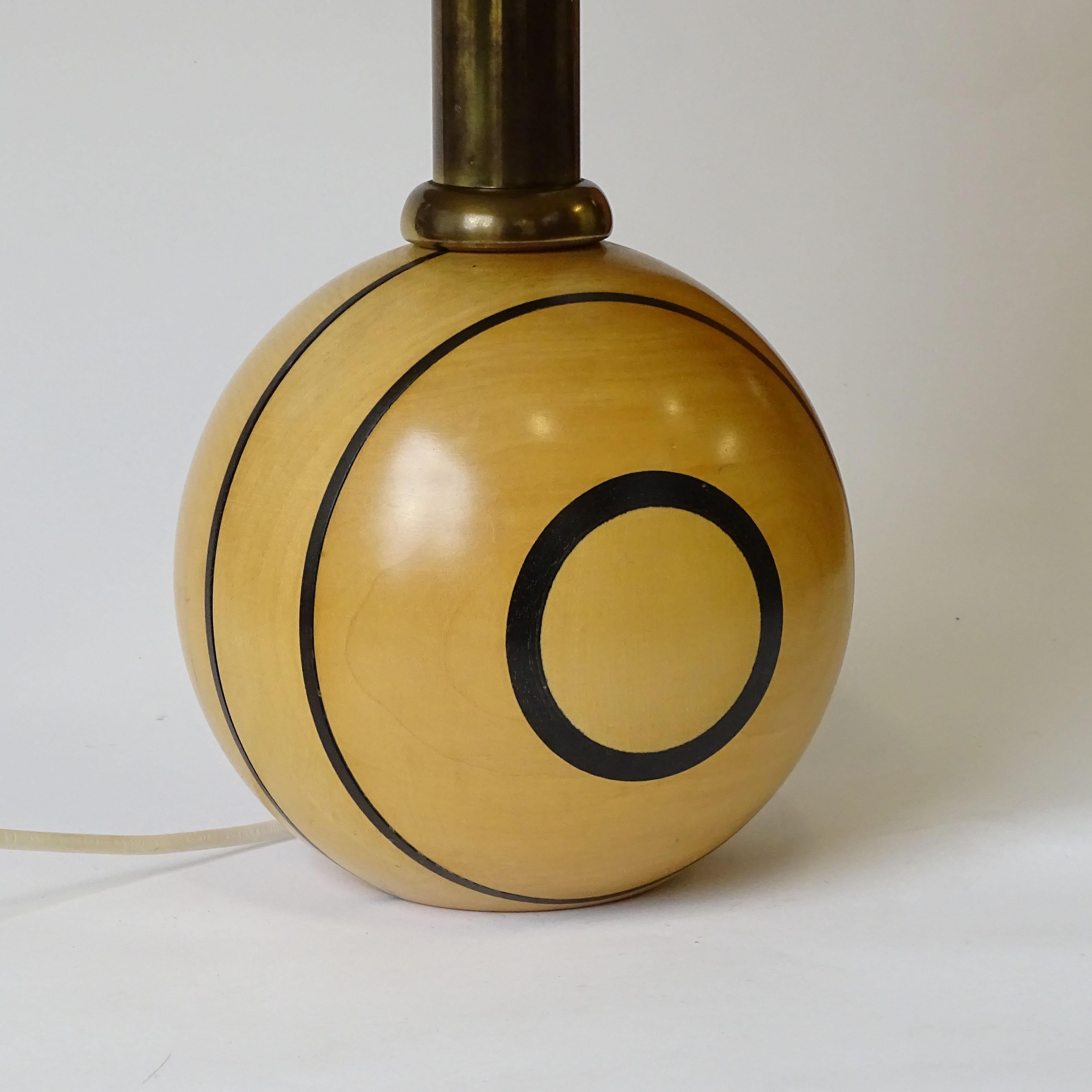 Mid-Century Modern Paire de lampes de chevet en bois et laiton italiennes des années 1970