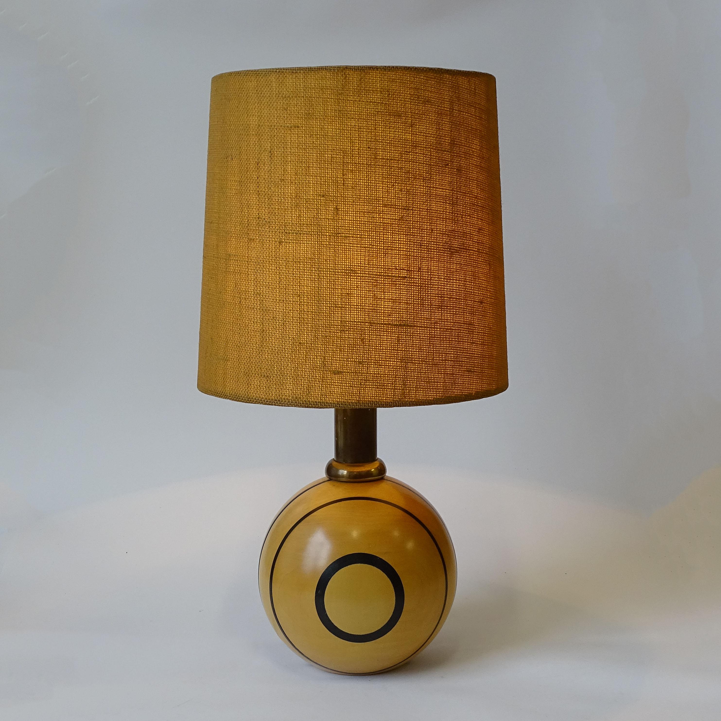 Laiton Paire de lampes de chevet en bois et laiton italiennes des années 1970