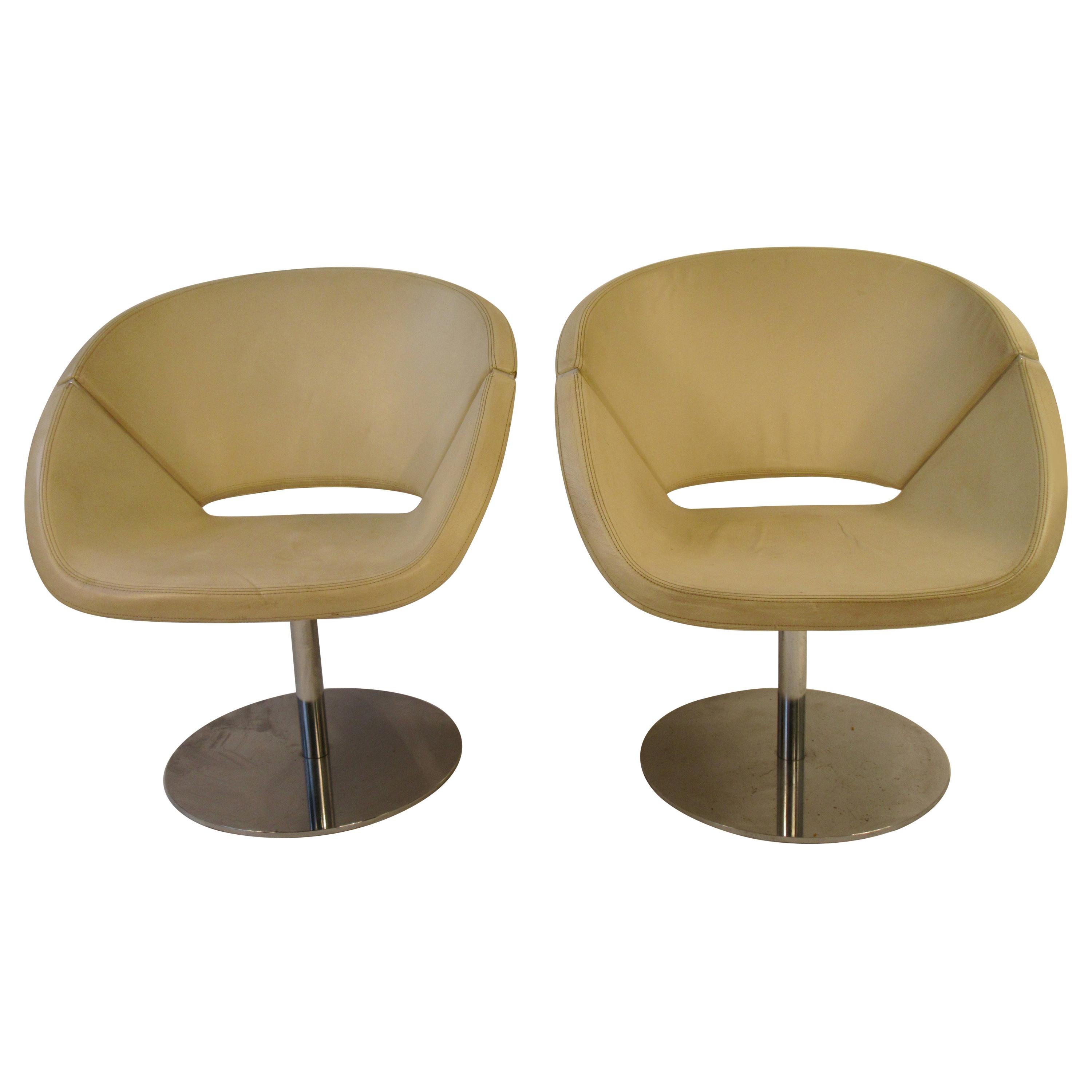 Pair of Italian 1990s White Leather Swivel Chairs on Chrome Bases