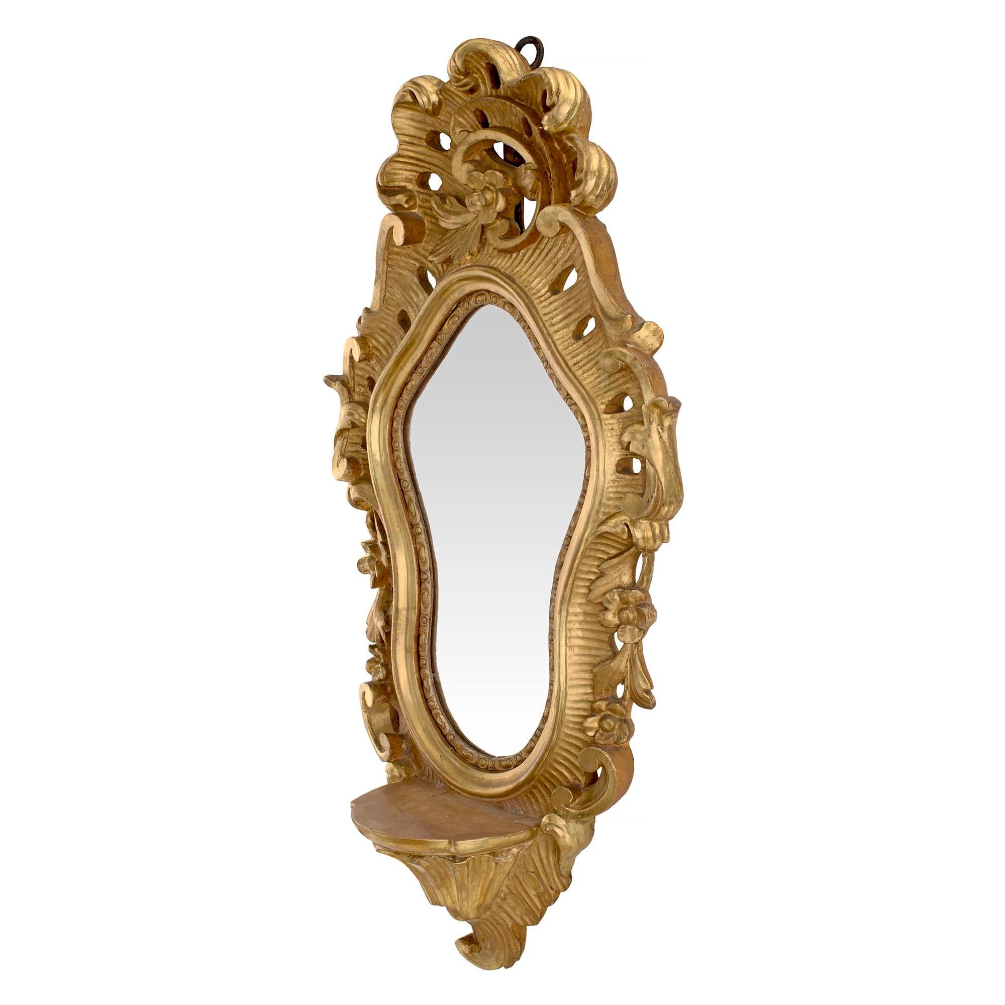 Pair of Italian 19th Century Baroque Mirrored Giltwood Wall Bracket In Good Condition For Sale In West Palm Beach, FL