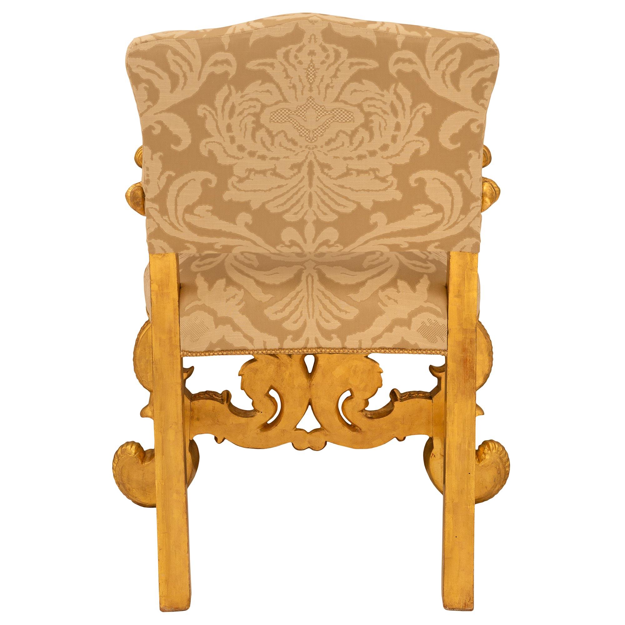 Coppia di poltrone barocche italiane del XIX secolo in legno di gilt. in vendita 4