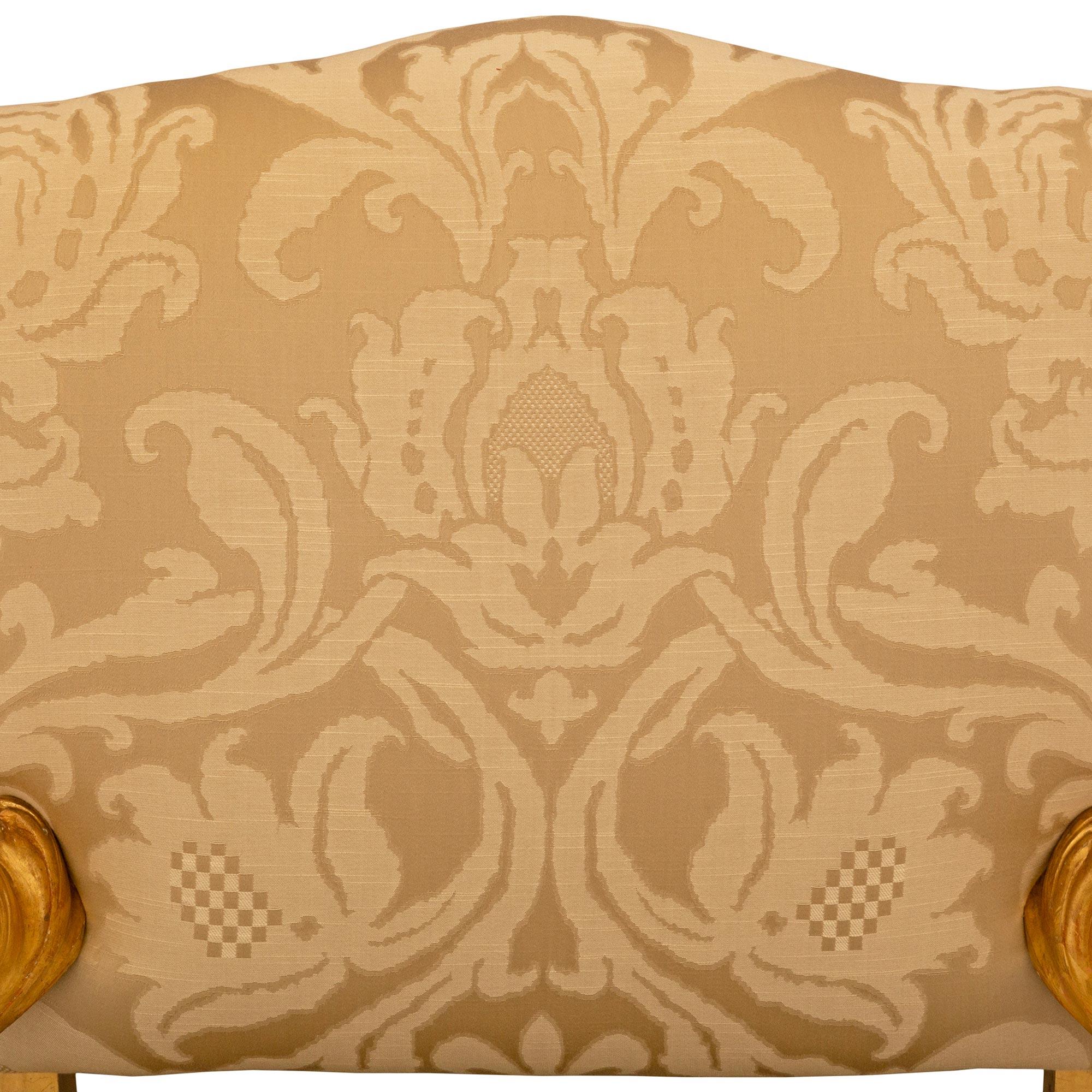 Coppia di poltrone barocche italiane del XIX secolo in legno di gilt. In condizioni buone in vendita a West Palm Beach, FL