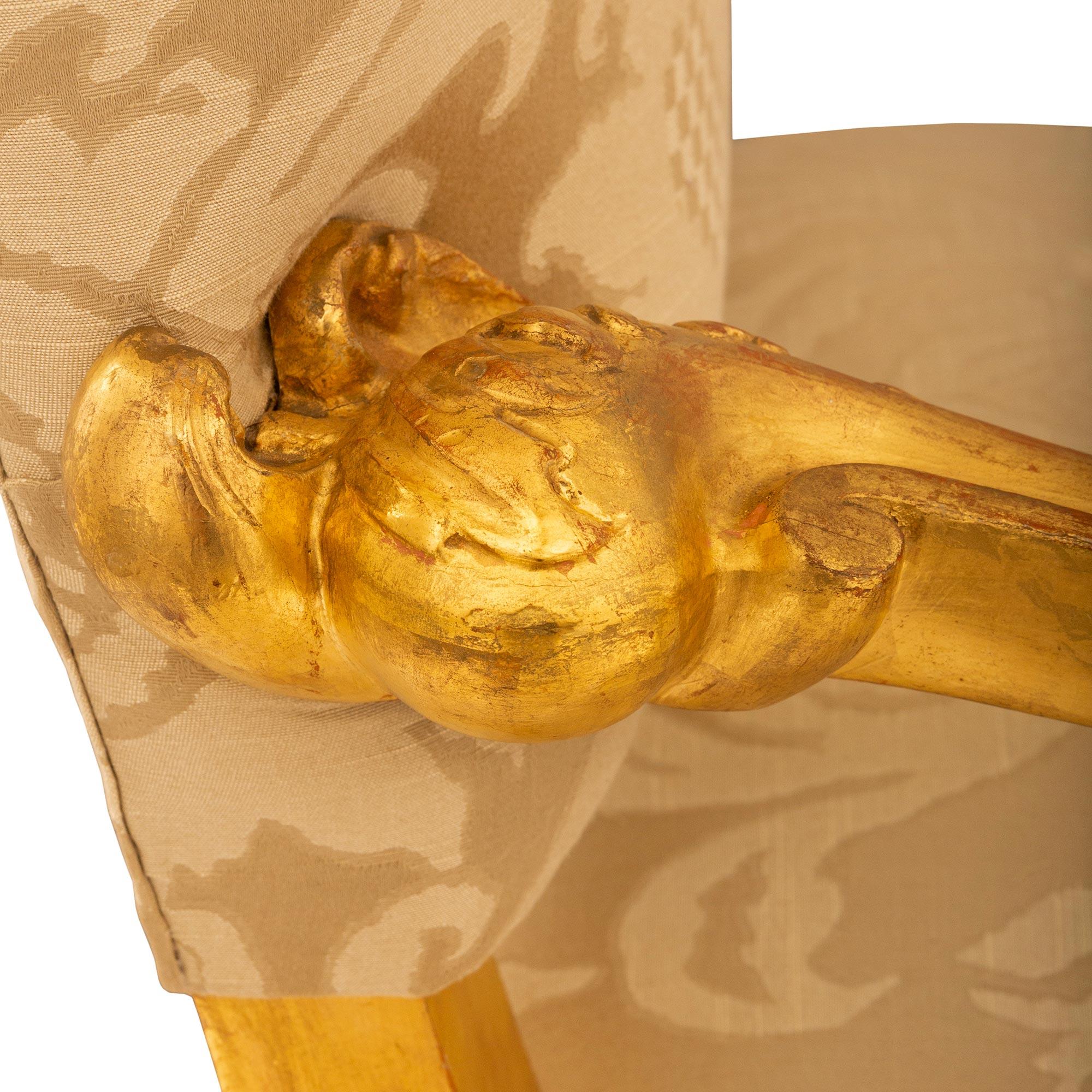 Coppia di poltrone barocche italiane del XIX secolo in legno di gilt. in vendita 1