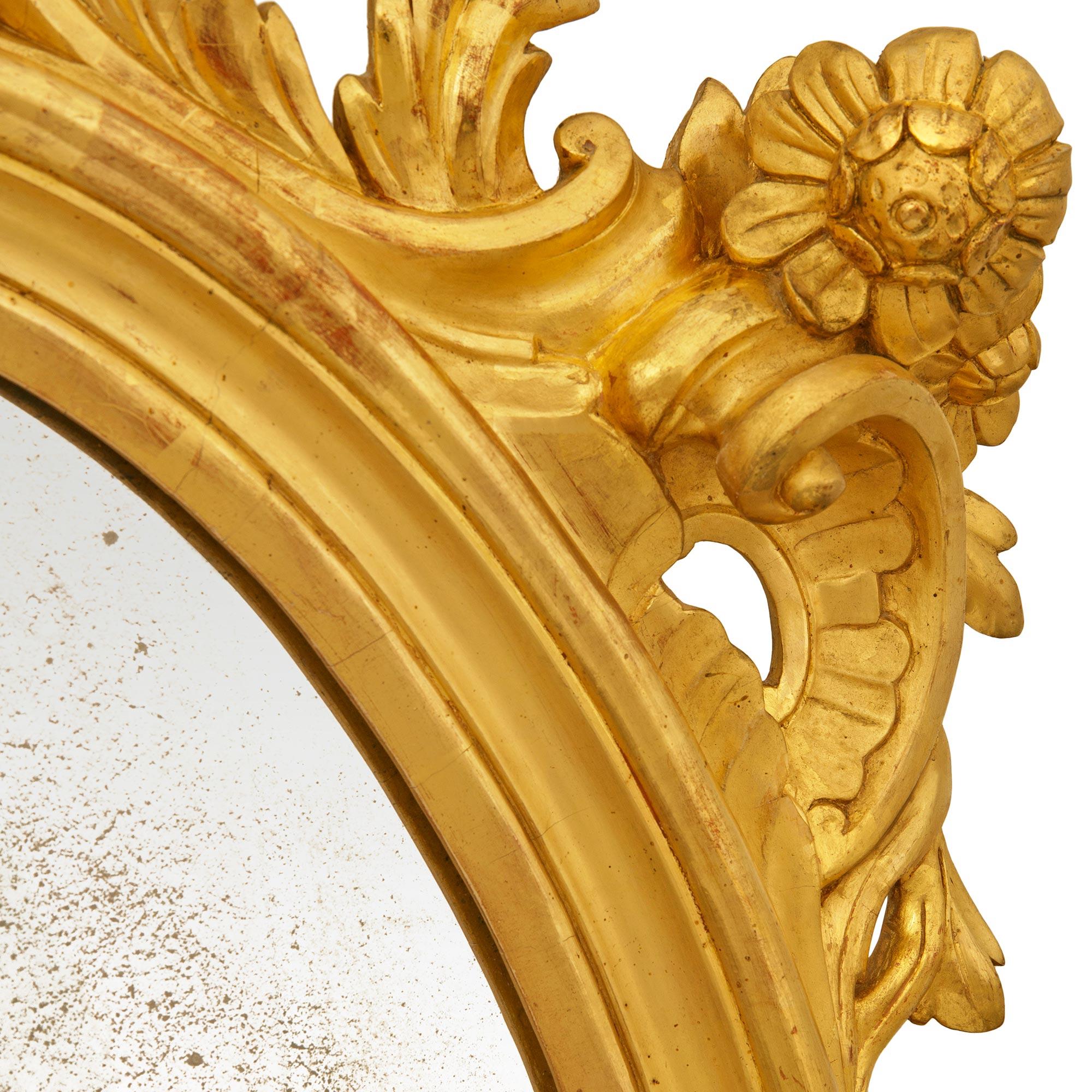 Miroir paire de miroirs baroques italiens du 19ème siècle en bois doré en vente