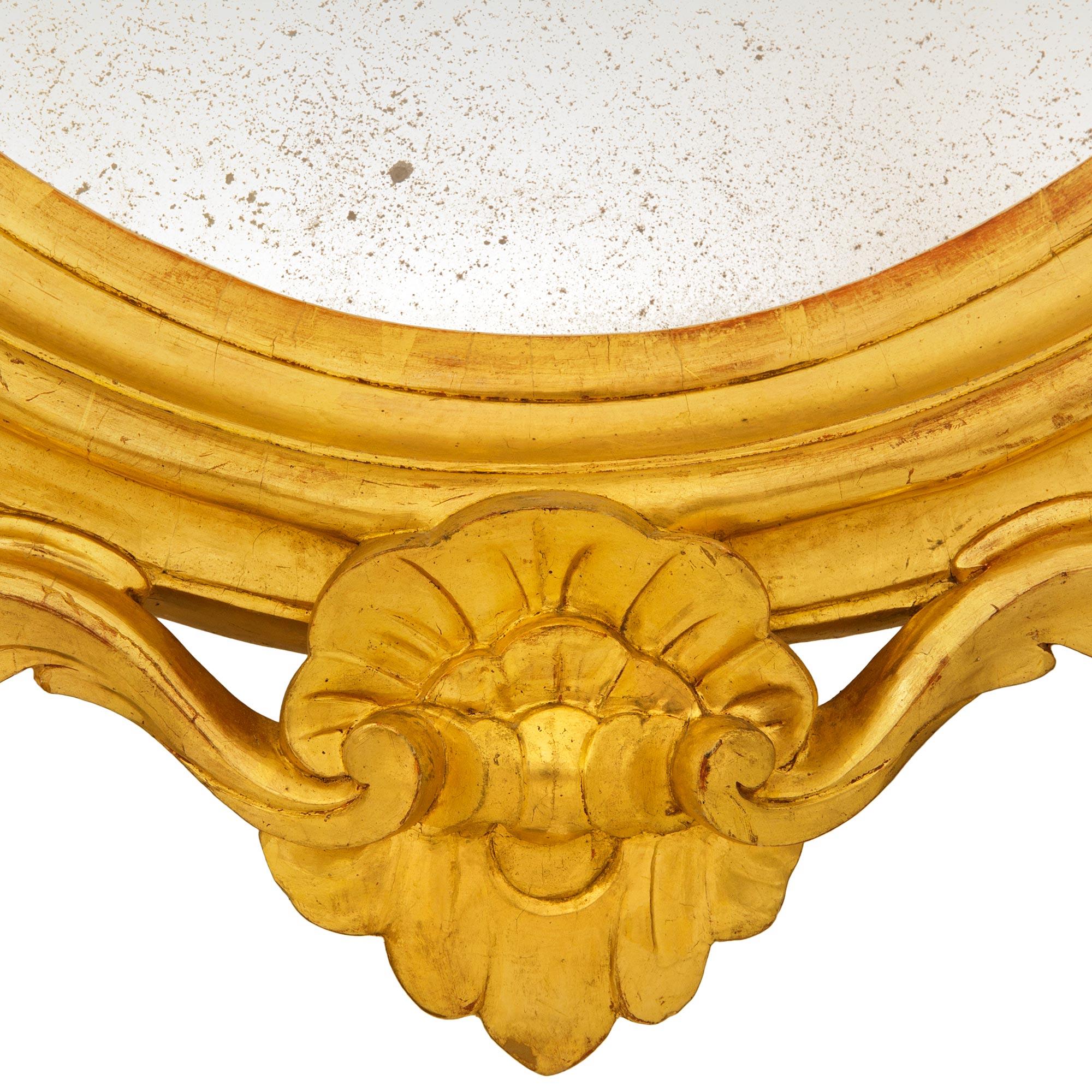 paire de miroirs baroques italiens du 19ème siècle en bois doré en vente 2