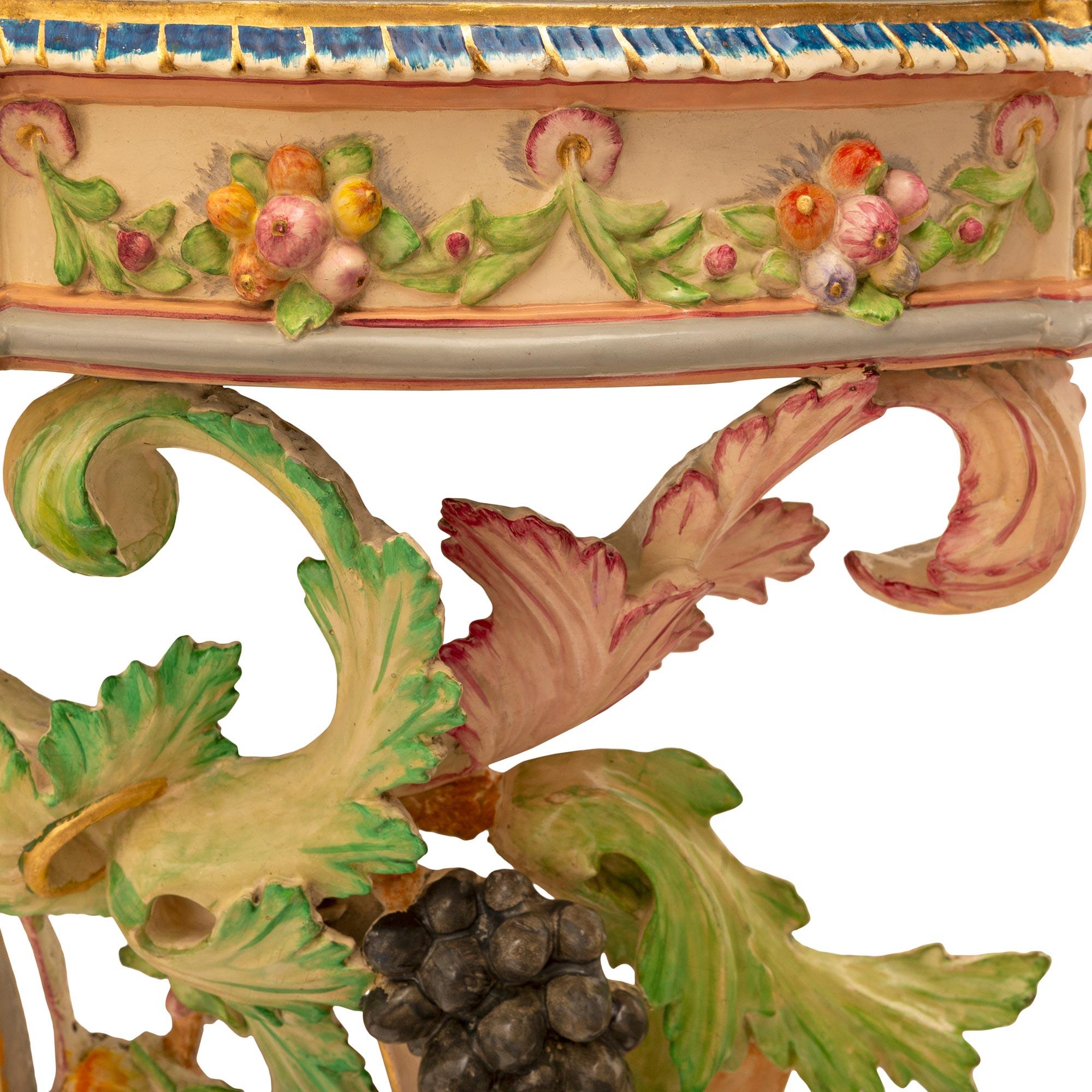 Paar italienische Wandhalterungen aus glasiertem, patiniertem, patiniertem Holz im Barockstil des 19. Jahrhunderts im Zustand „Gut“ im Angebot in West Palm Beach, FL